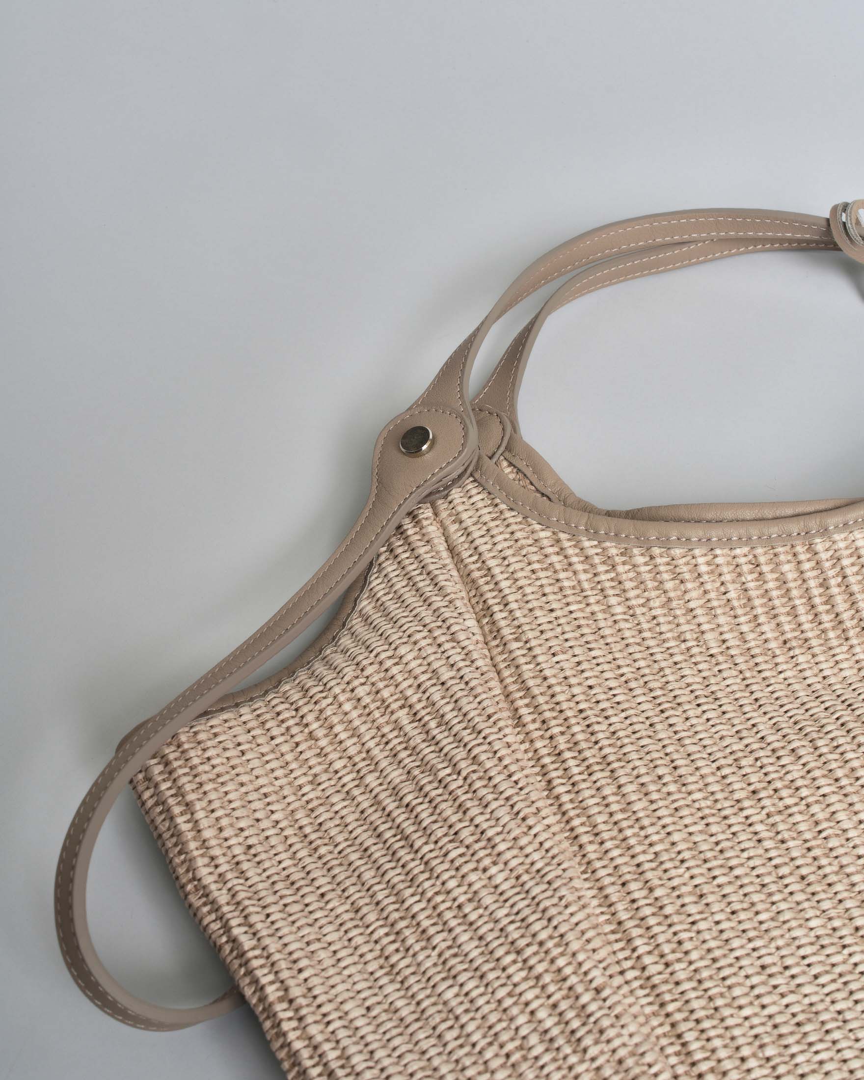 Borsa Marco Masi a spalla grande color gesso in rafia intrecciata e profili in pelle image