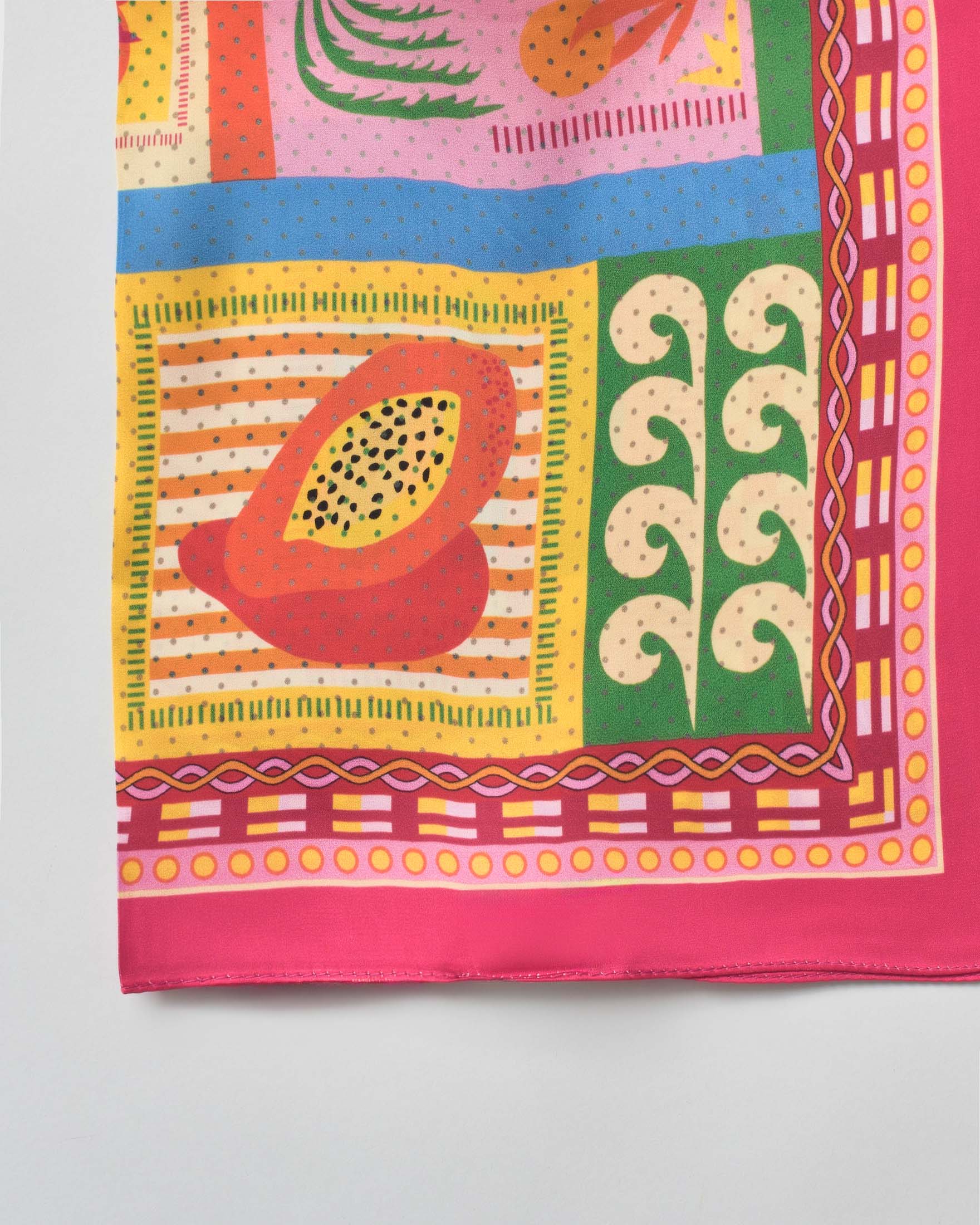 Foulard Pellizzari fucsia in modal con stampa tropicale e dettagi geometrici image