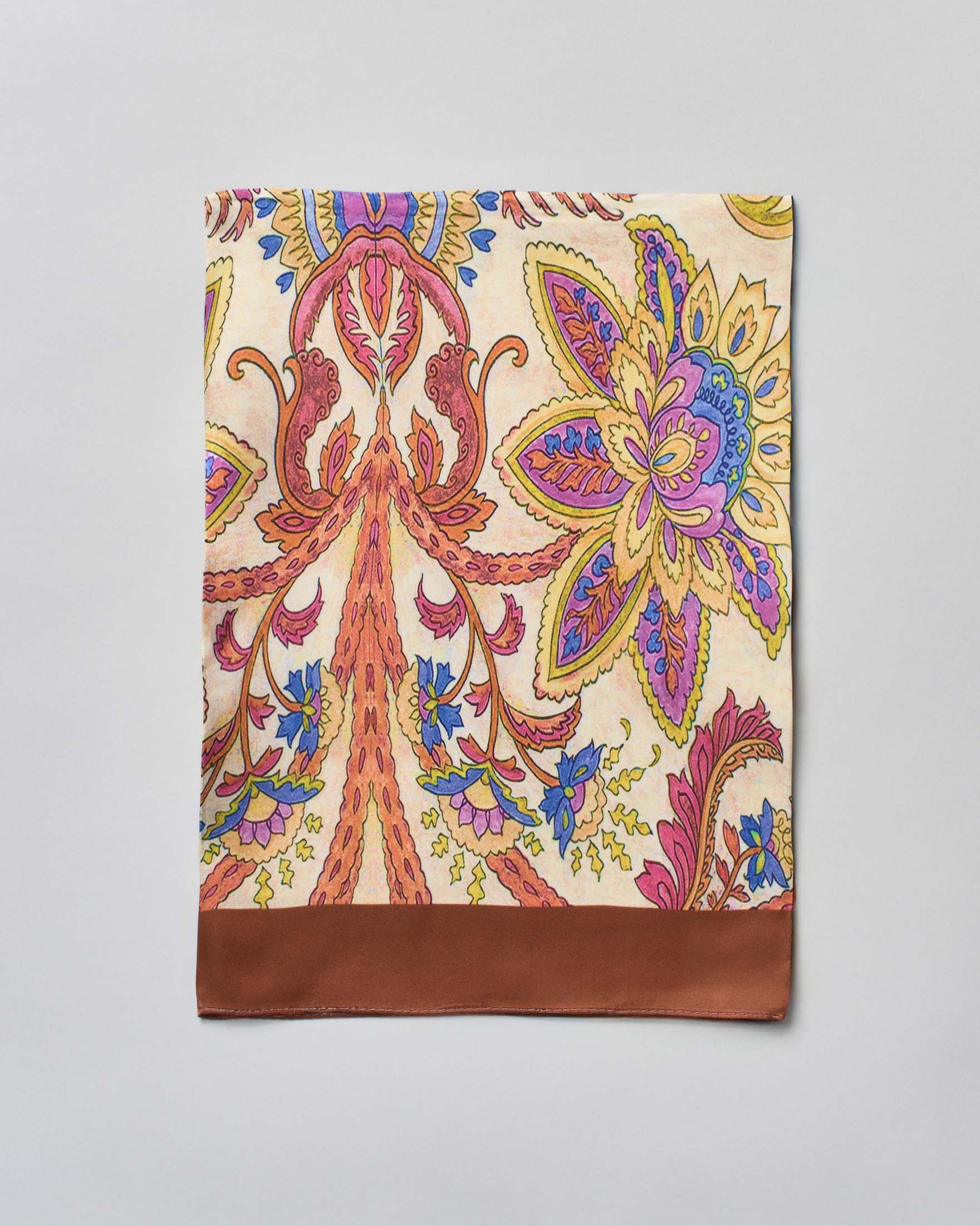 Foulard Pellizzari beige in modal e seta con stampa floreale colorata e bordo coccio