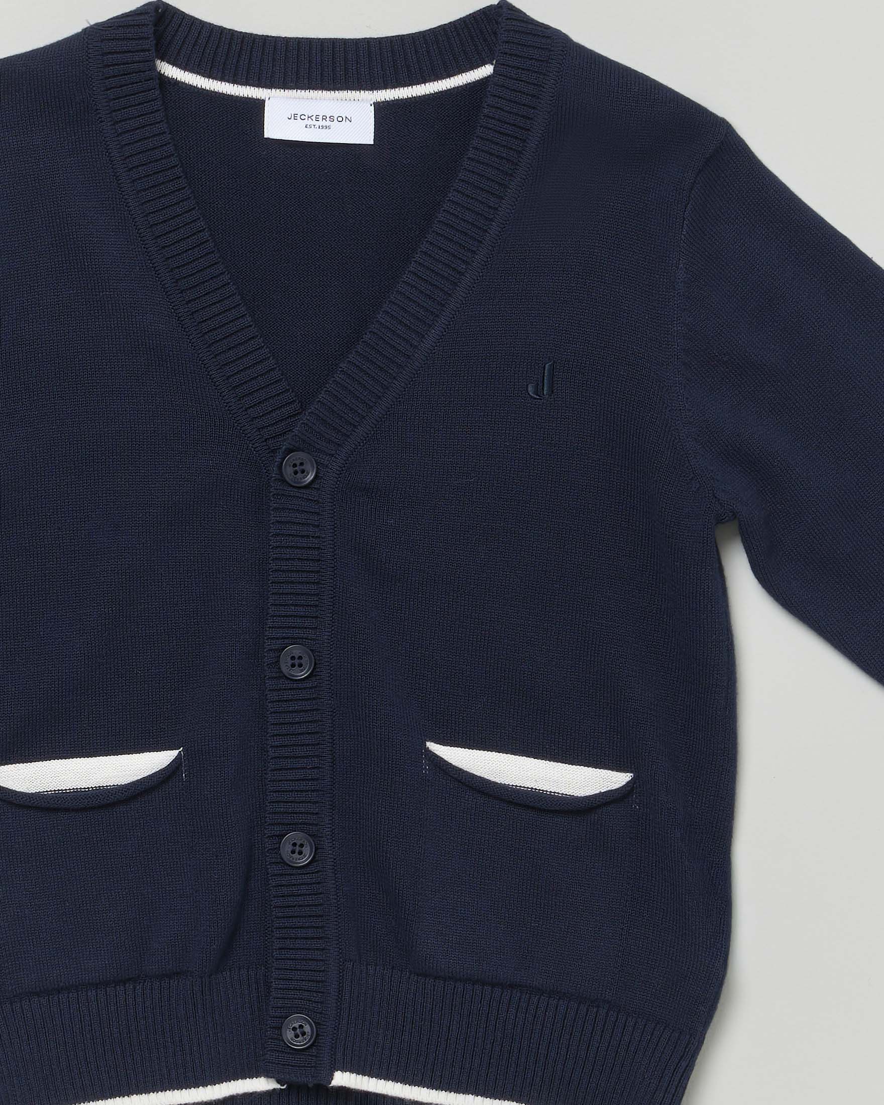 Cardigan blu Jackerson con scollo a V e toppe bianche image
