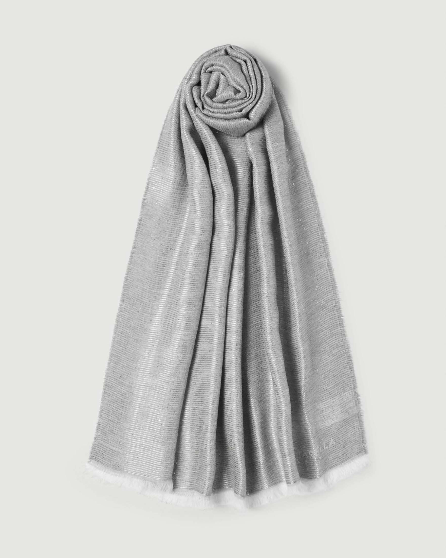 Stola grigio perla in misto viscosa e modal con micro paillettes