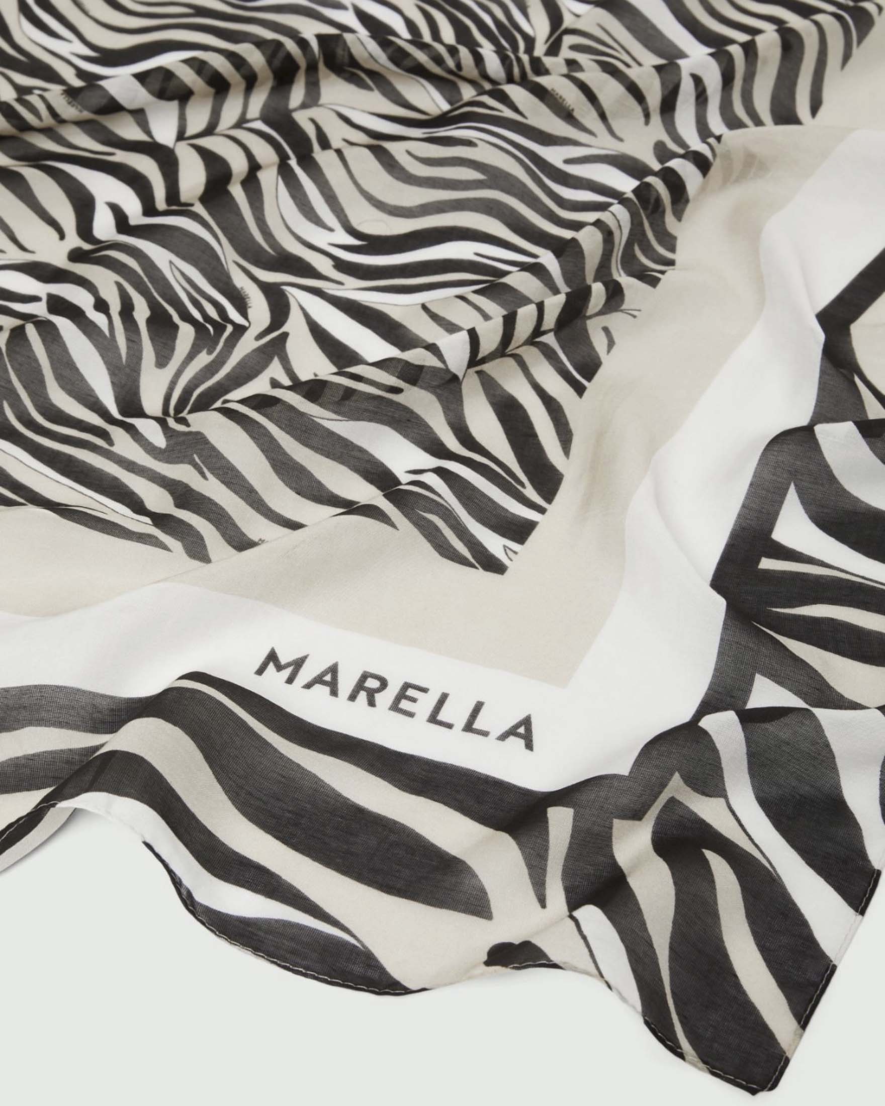 Scialle Marella beige e nero in modal e seta con stampa zebrata image