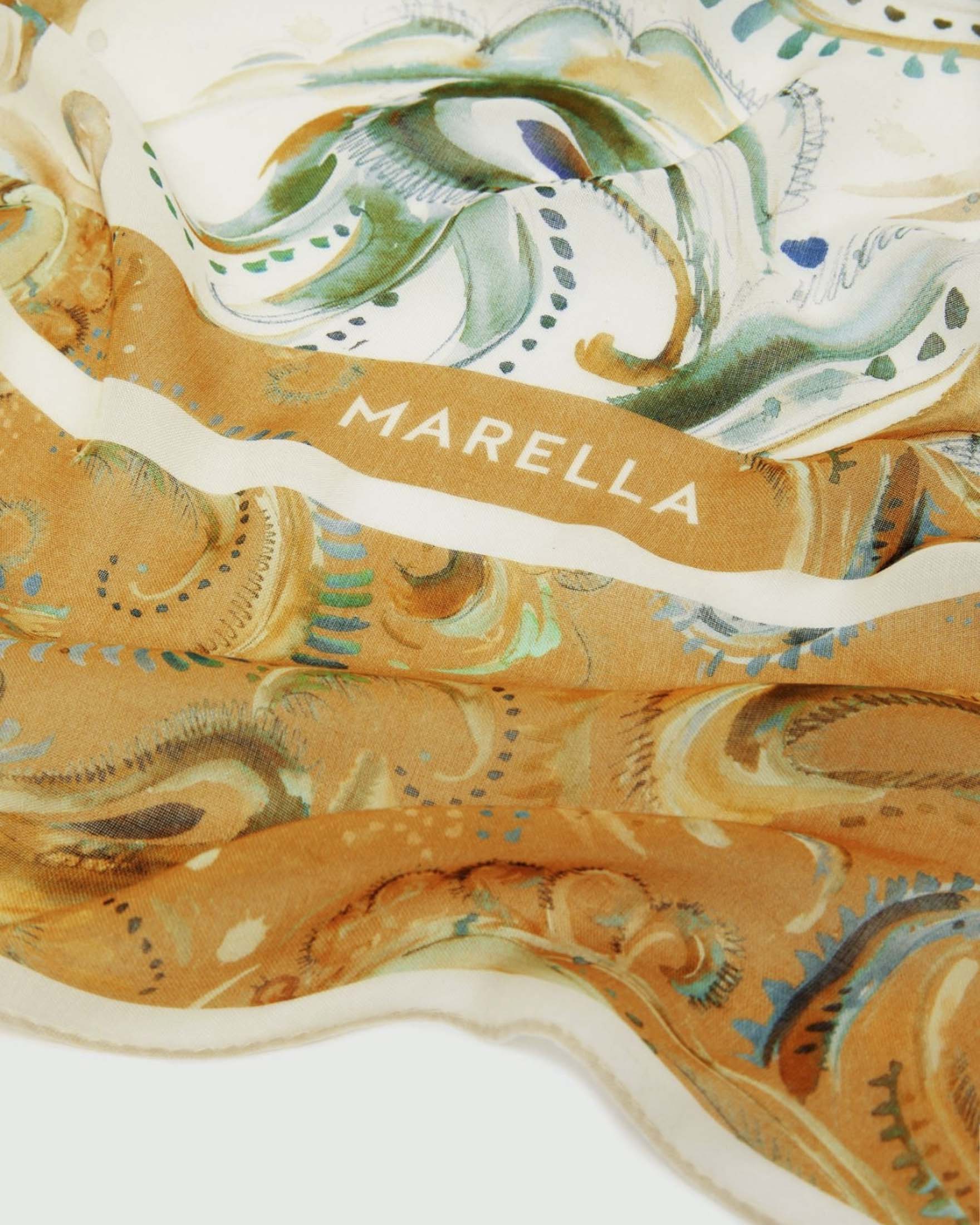 Scialle Marella in modal e seta color ocra e beige con stampa floreale image