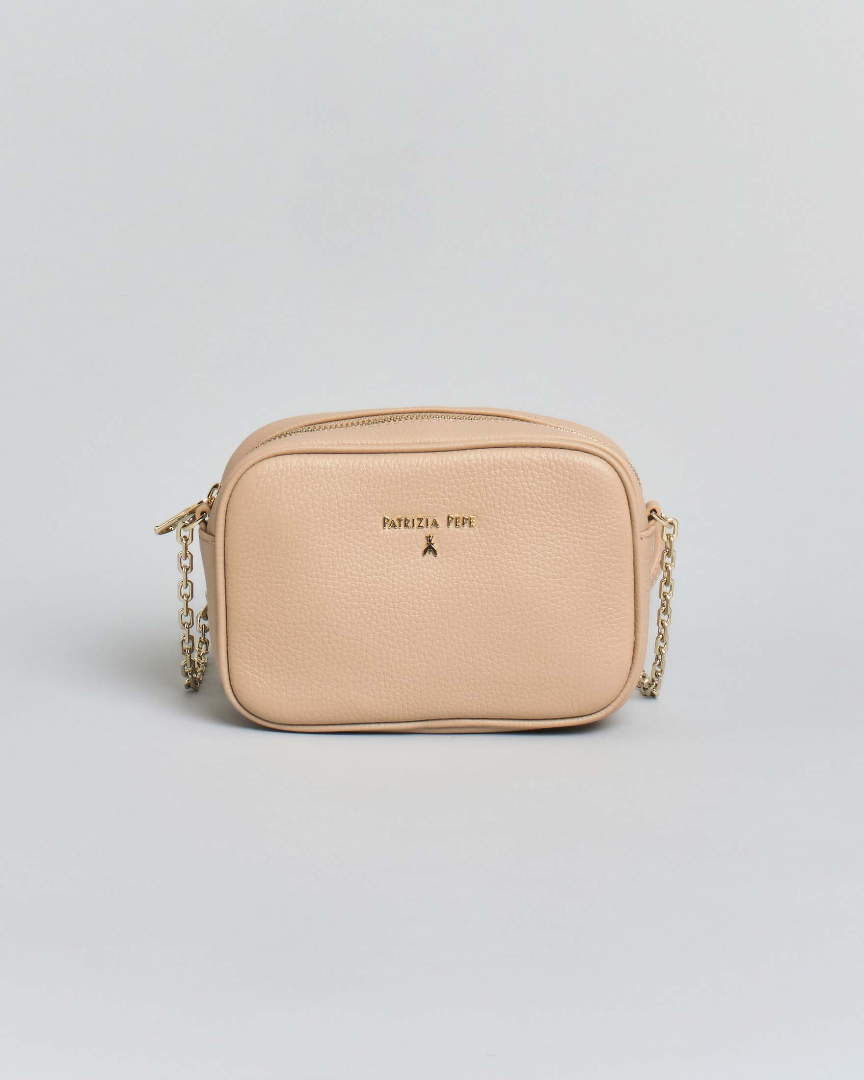 Camera bag Patrizia Pepe color cipria in pelle martellata con tracolla