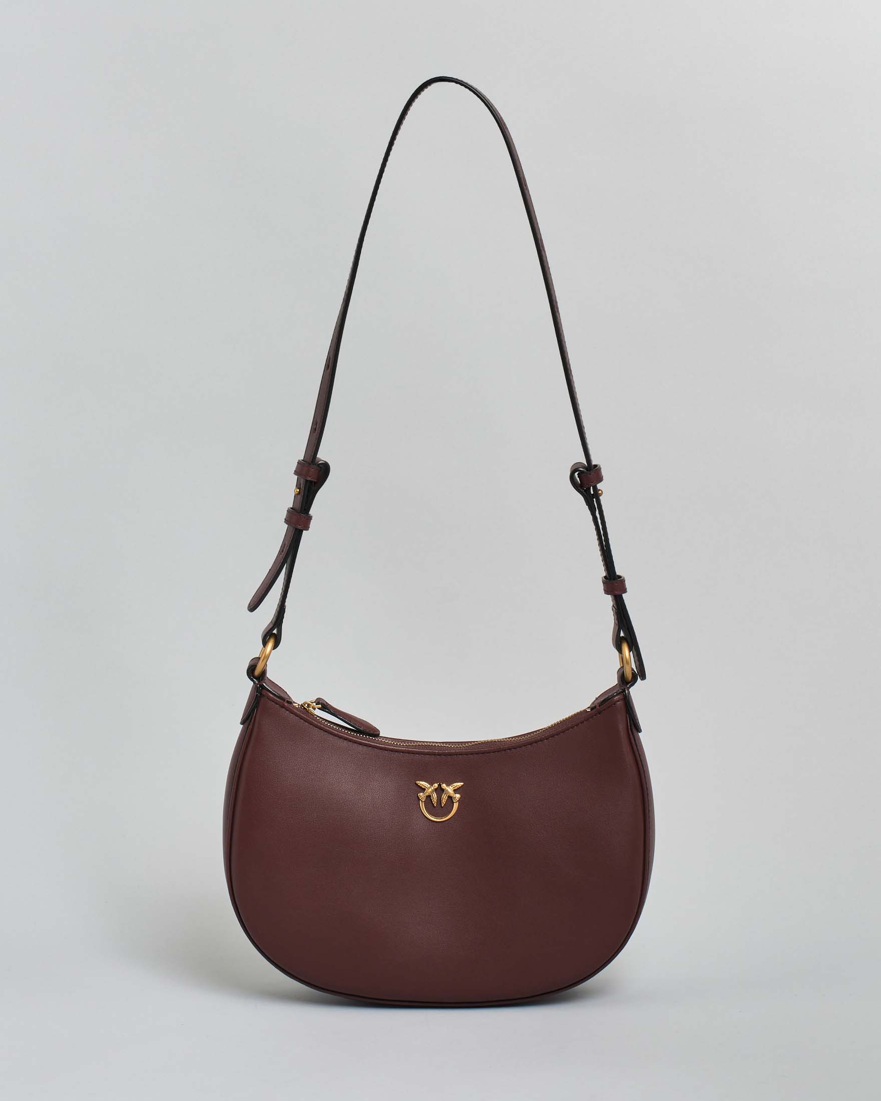 Borsa Baby Love Bag Half Moon Pinko in pelle liscia bordeaux con logo Love Birds e tracolla