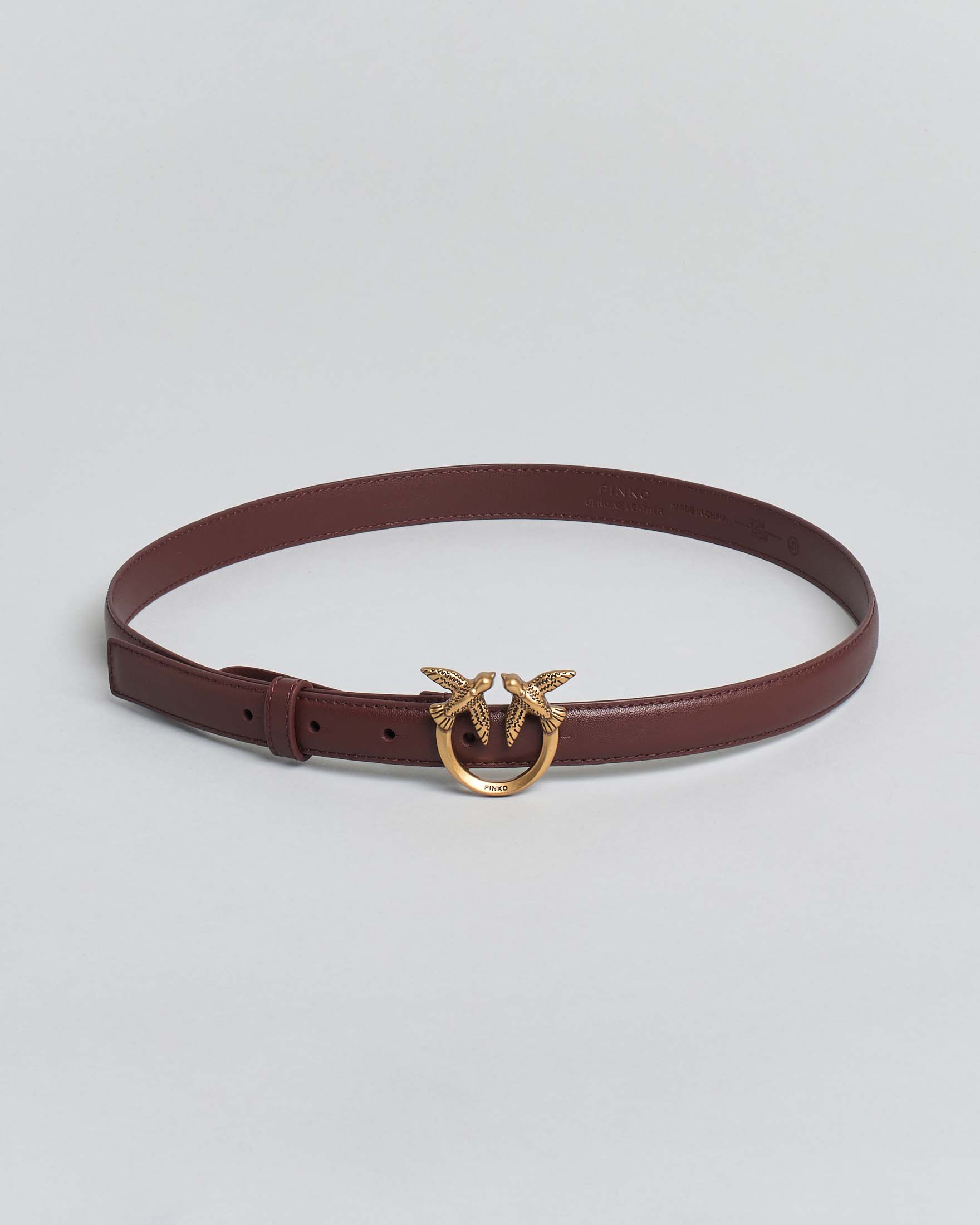 Cintura sottile Love Birds Pinko in pelle liscia bordeaux con fibbia logo dorata