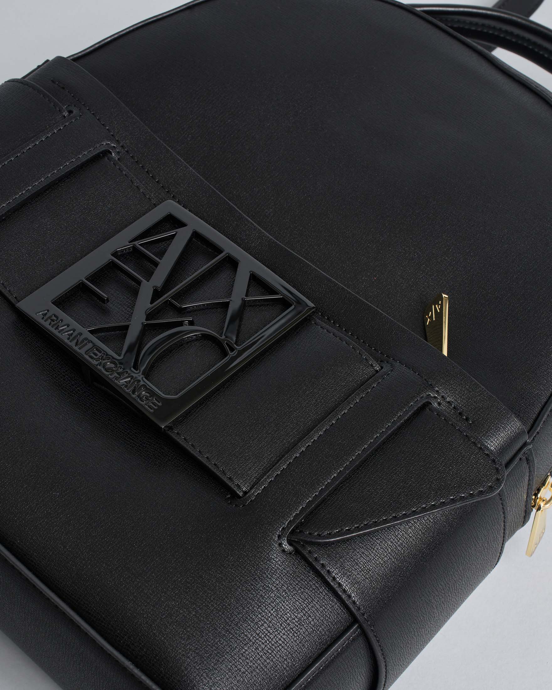 Zaino Susie Armani Exchange nero in similpelle con fibbia logo tono su tono image