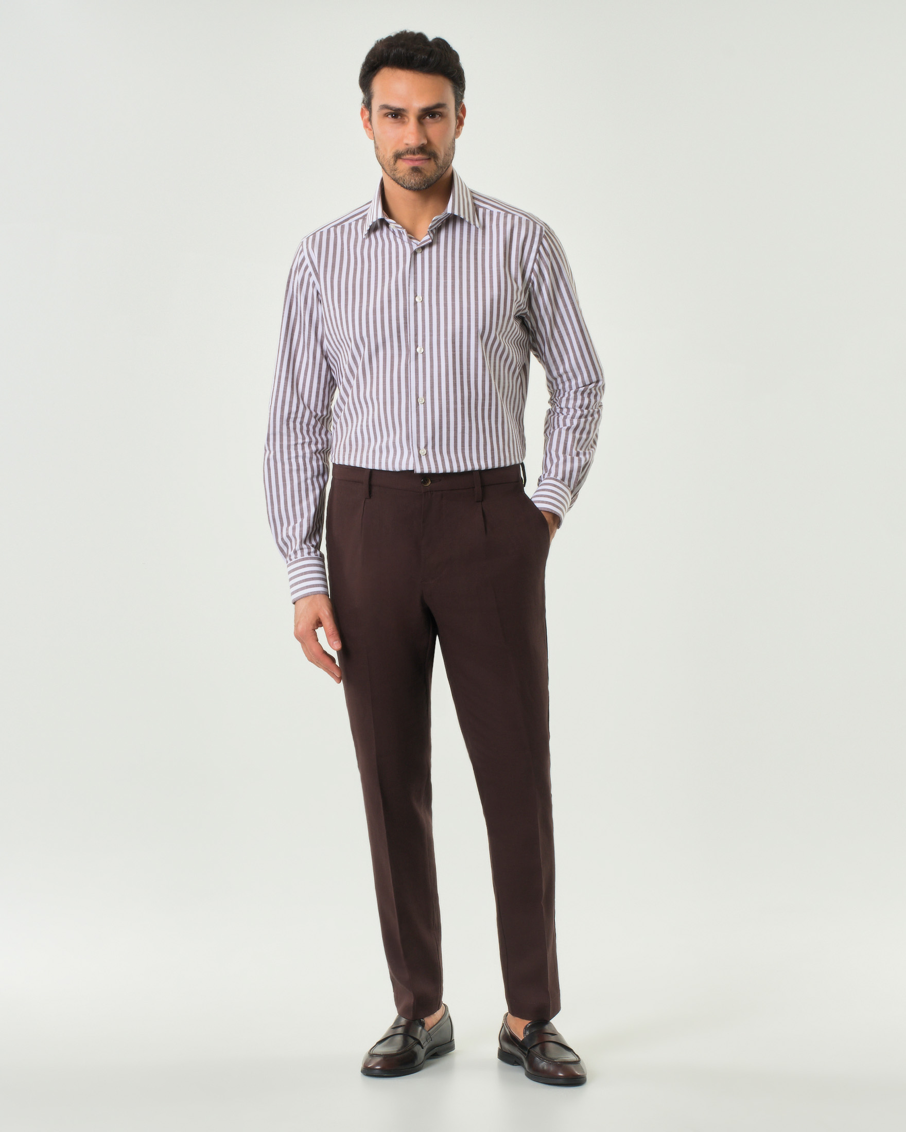 Pantalone Pellizzari marrone in puro lino con una pinces