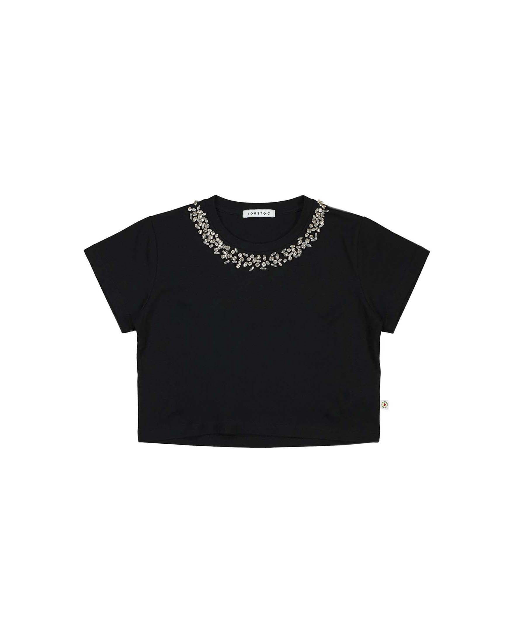 T-shirt nera To be Too cropped con dettaglio gioiello sul collo