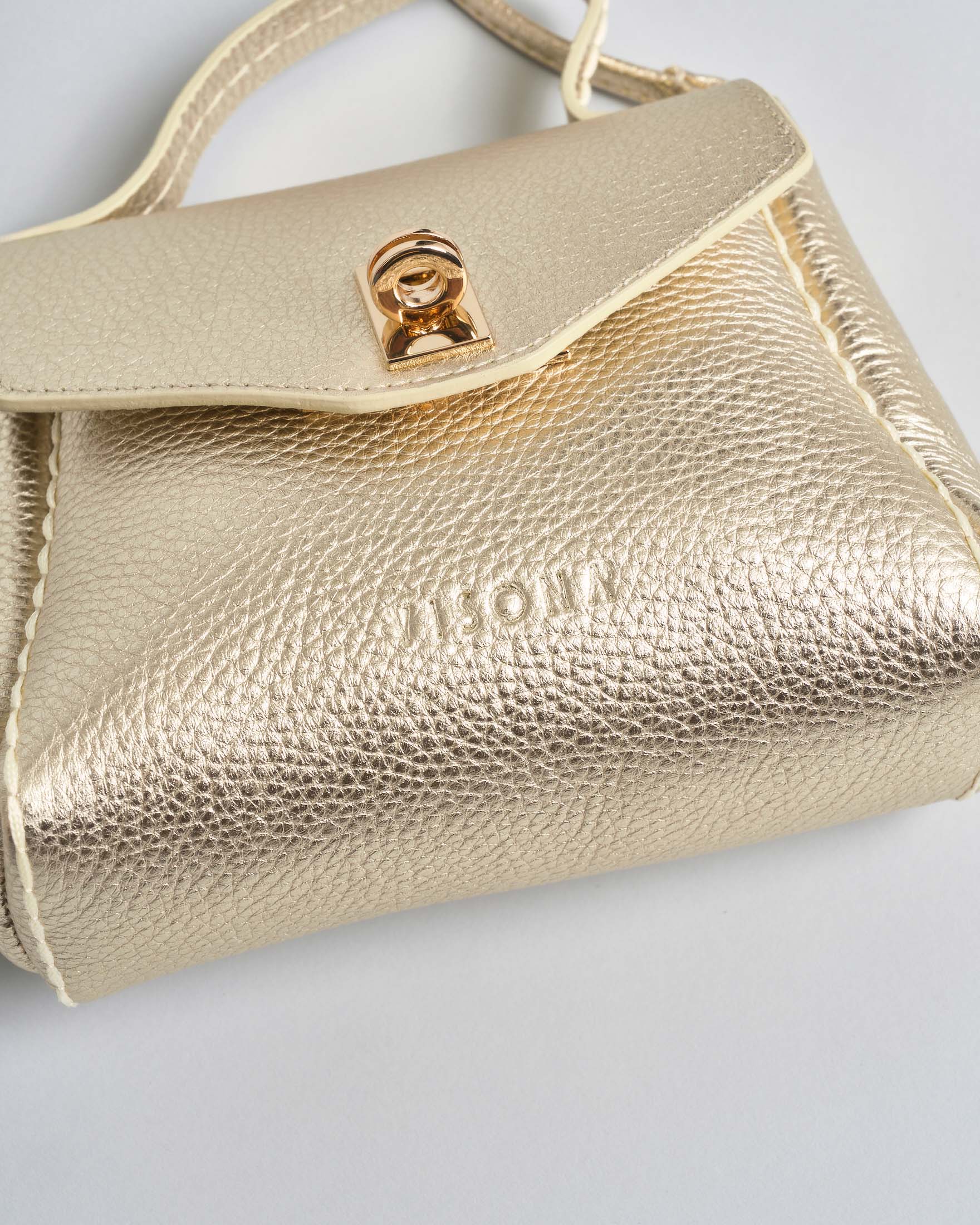 Mini Bag Visonà in pelle martellata colore oro a con tracolla removibile image