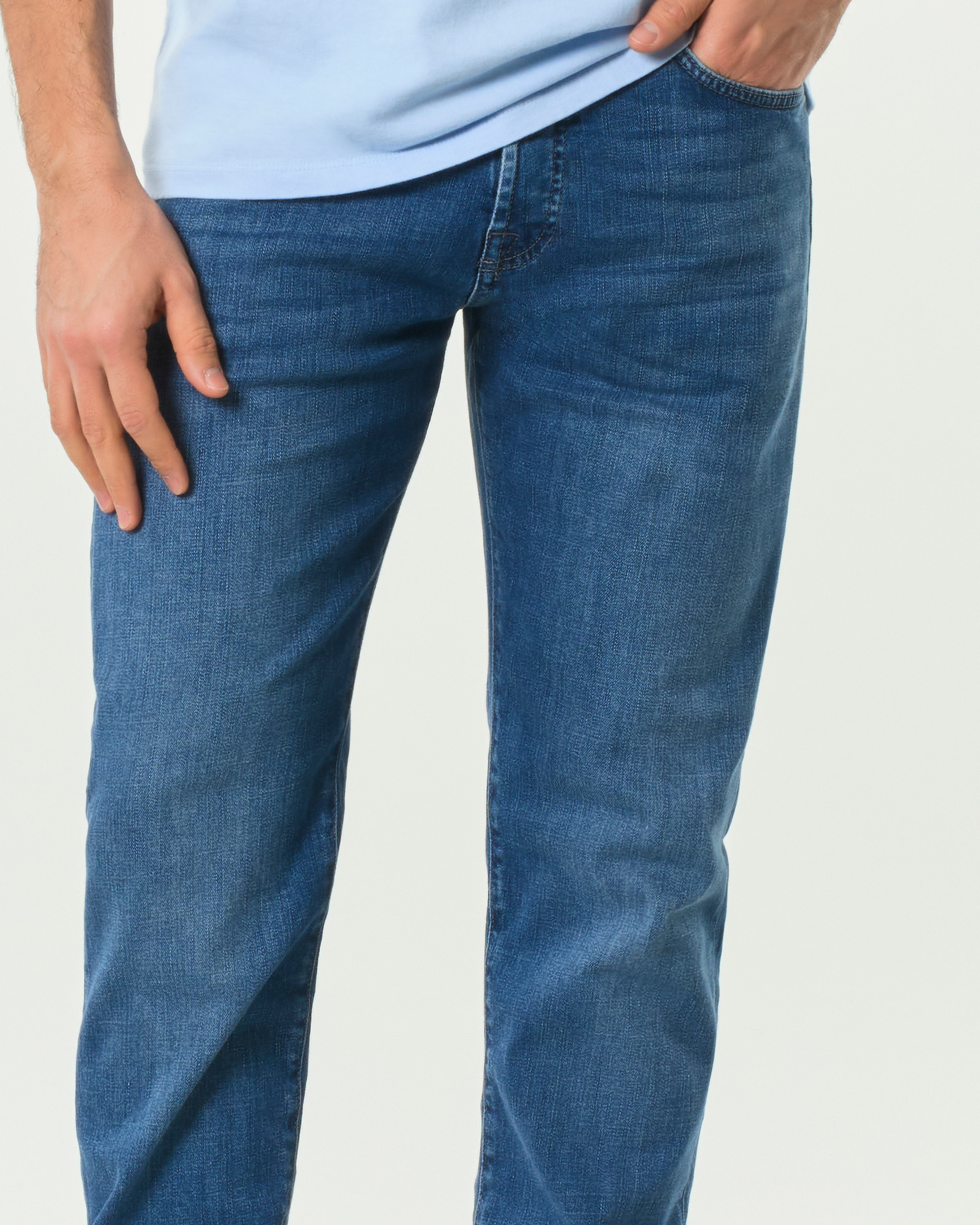 Jeans 529 Paul in cotone stretch lavaggio medio stone washed con baffature image