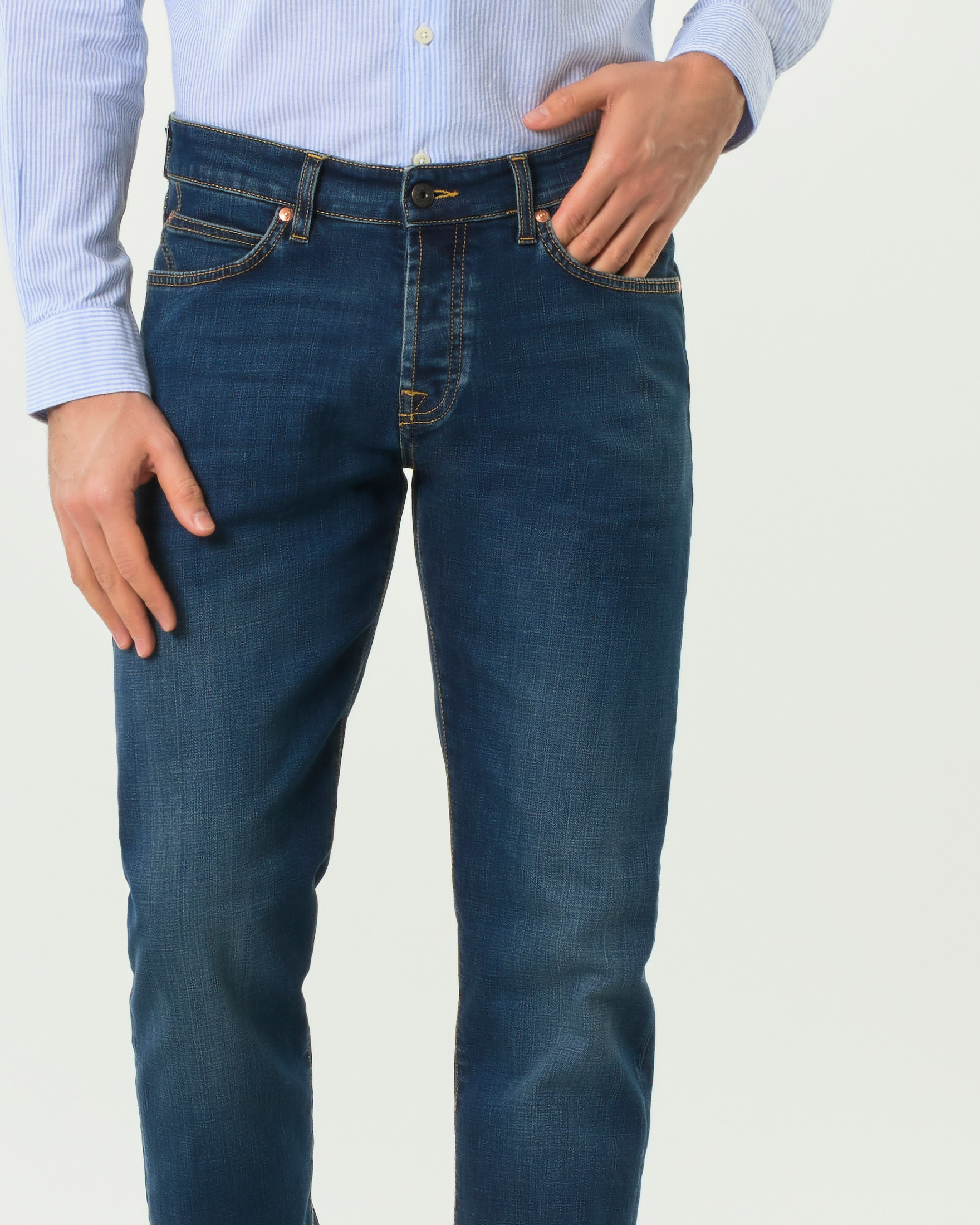 Jeans 529 Carlin in cotone stretch lavaggio scuro stone washed con baffature image