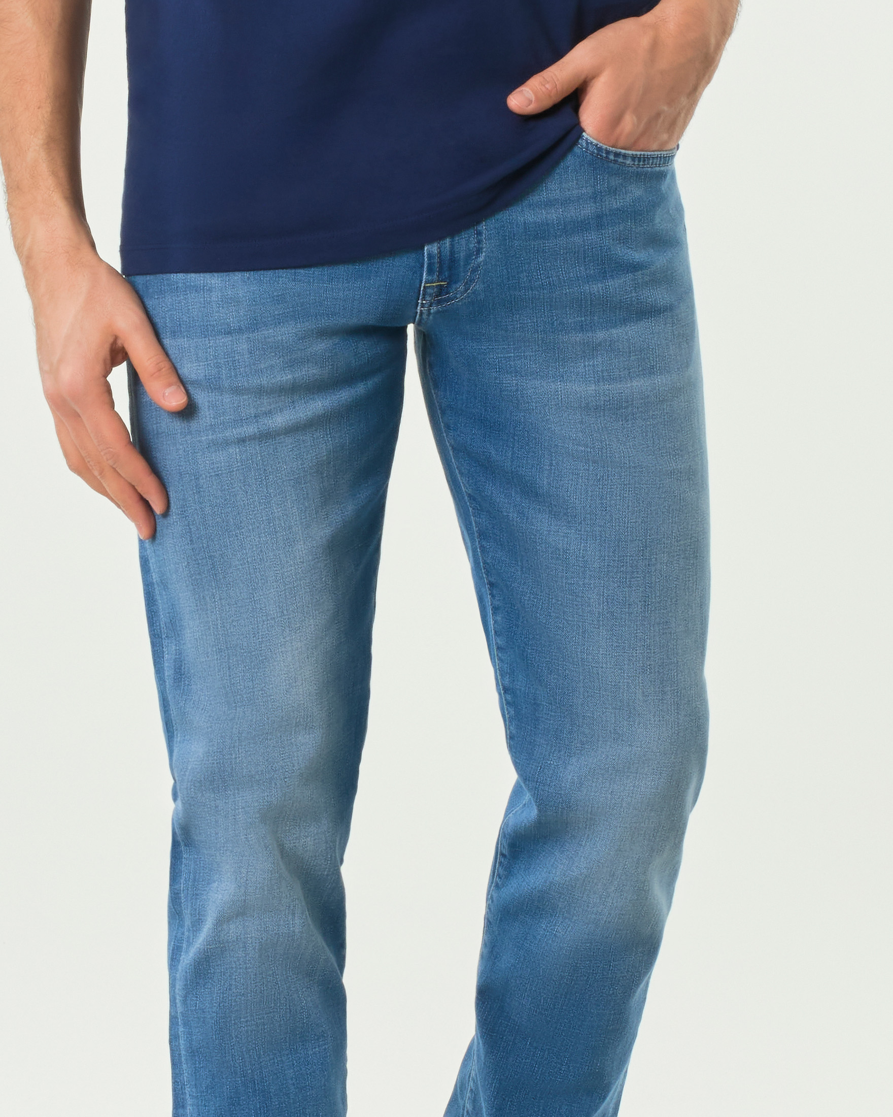 Jeans 517 Zaphire lavaggio chiaro super stone washed con baffature image