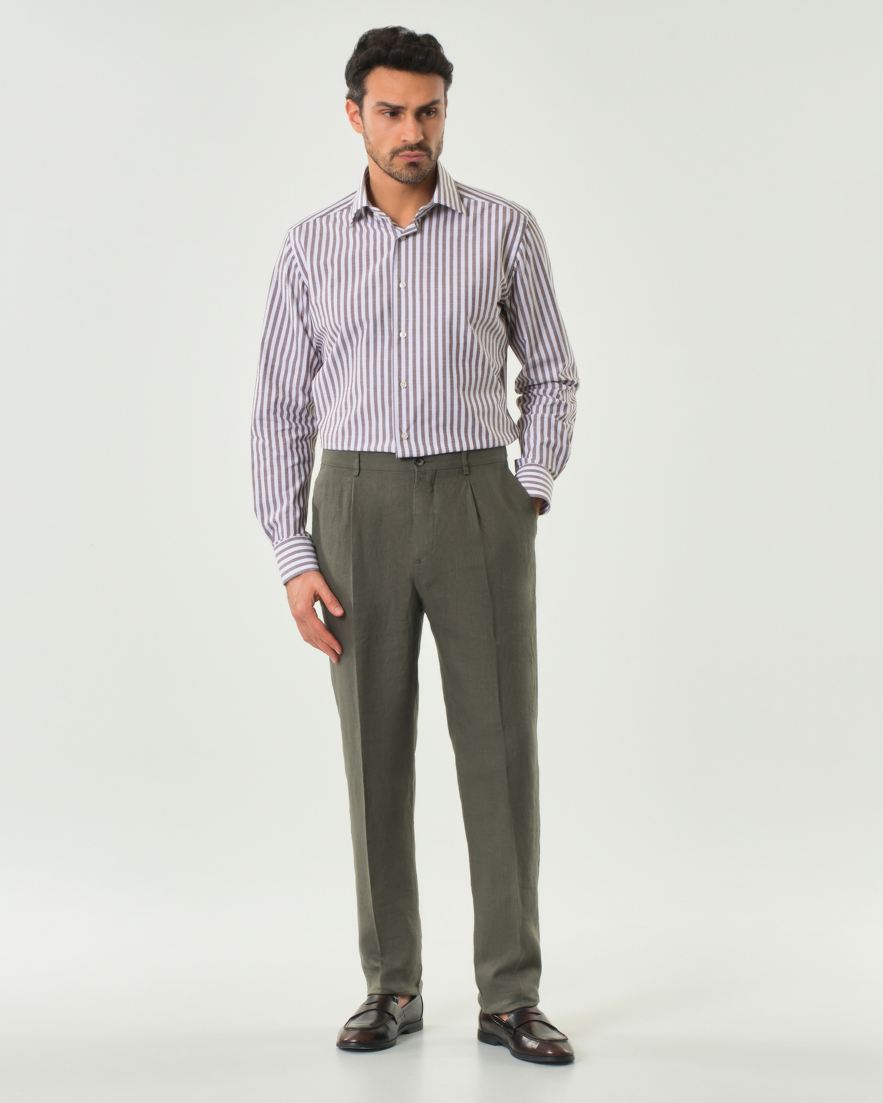 Camicia a righe bianche e marroni in popeline di puro cotone effetto fiammato tailor fit image