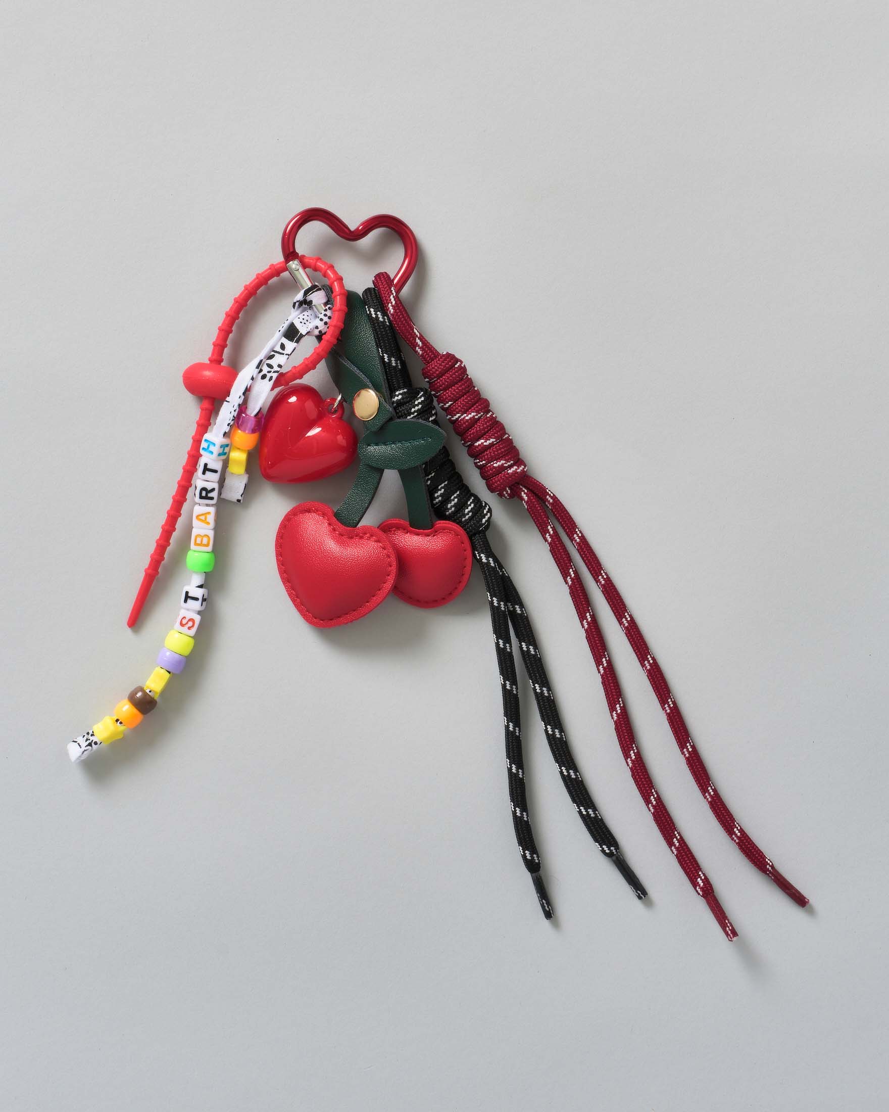 Portachiavi Funny Charm con ciliegie e cuore rosso