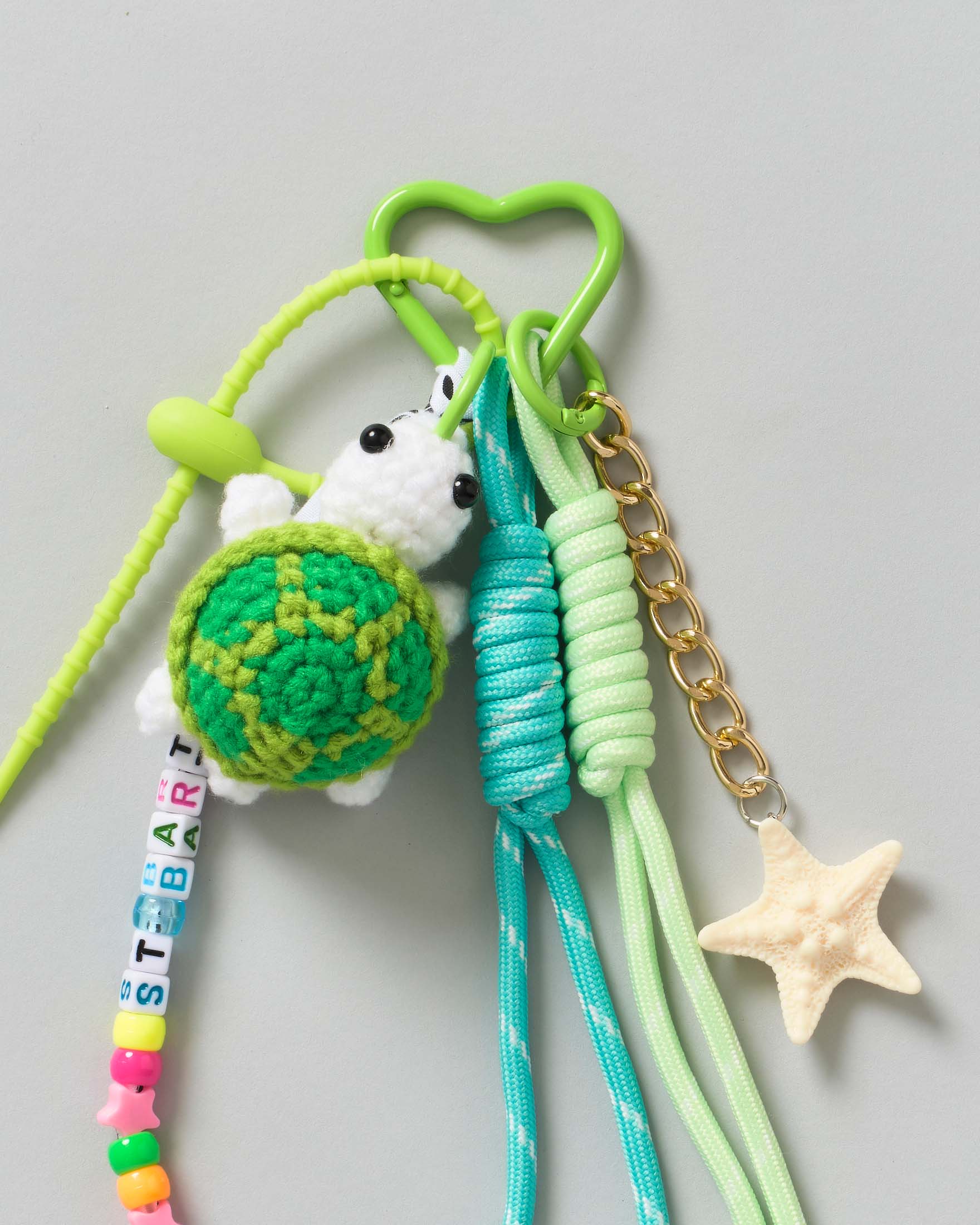 Portachiavi Funny Charm MC2 Saint Barth con tartaruga crochet e stella marina image