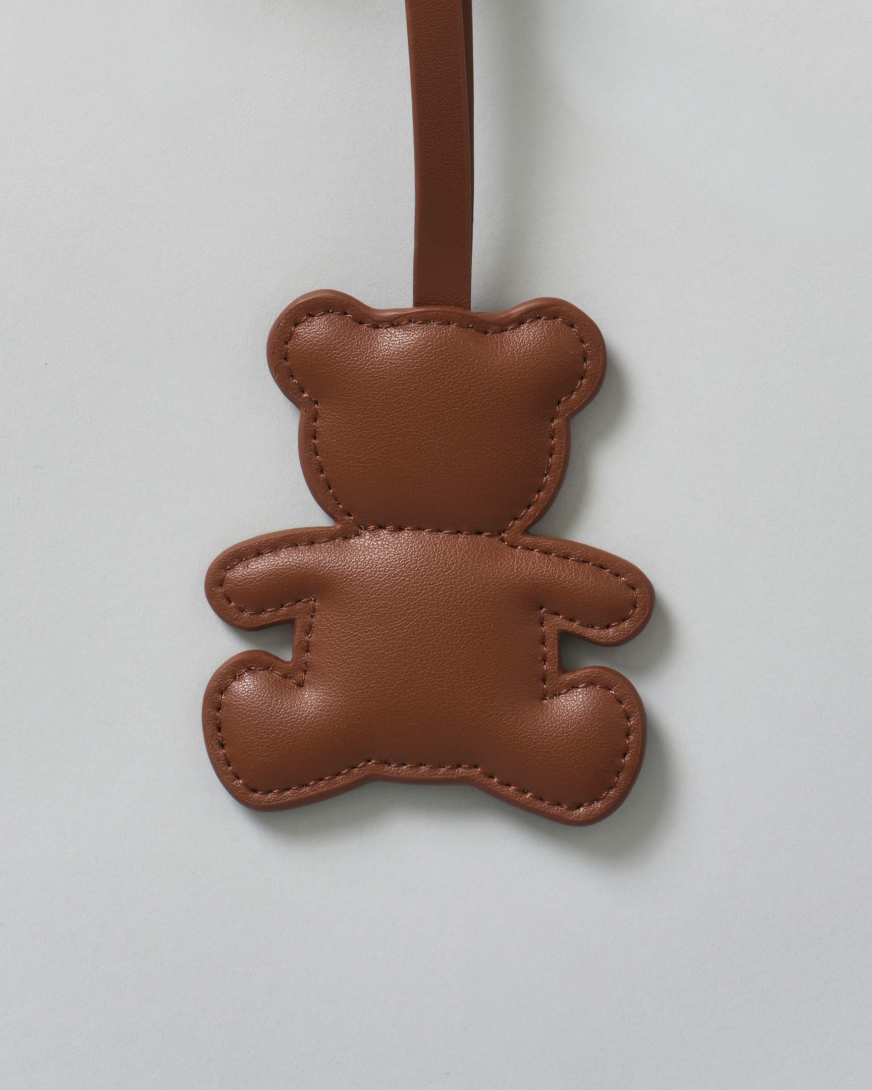 Portachiavi Bag Charm MC2 Saint Barth a forma di orsetto in pelle color moro con anello logato image