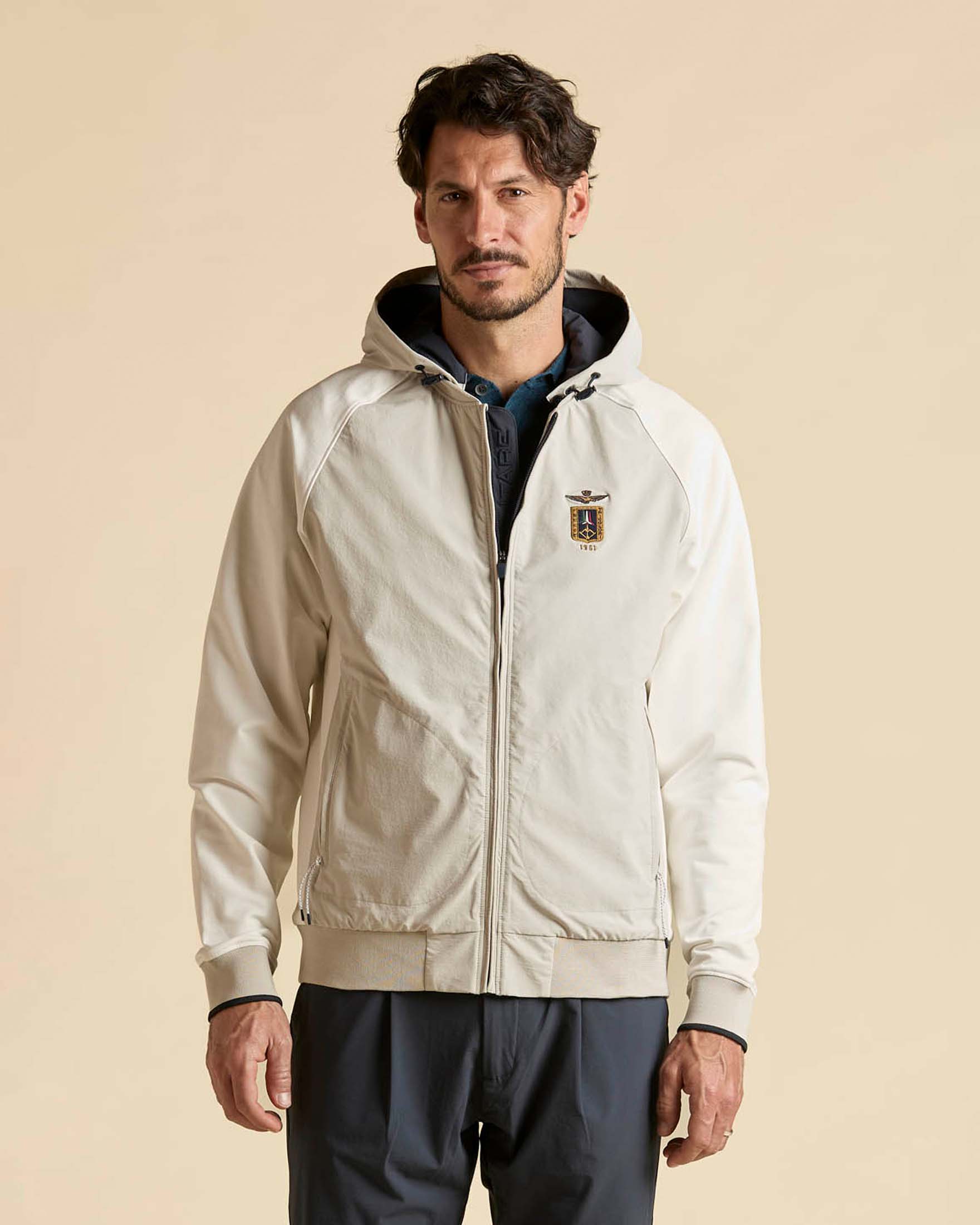 Giubbino Aeronautica Militare panna in nylon stretch con maniche raglan in cotone