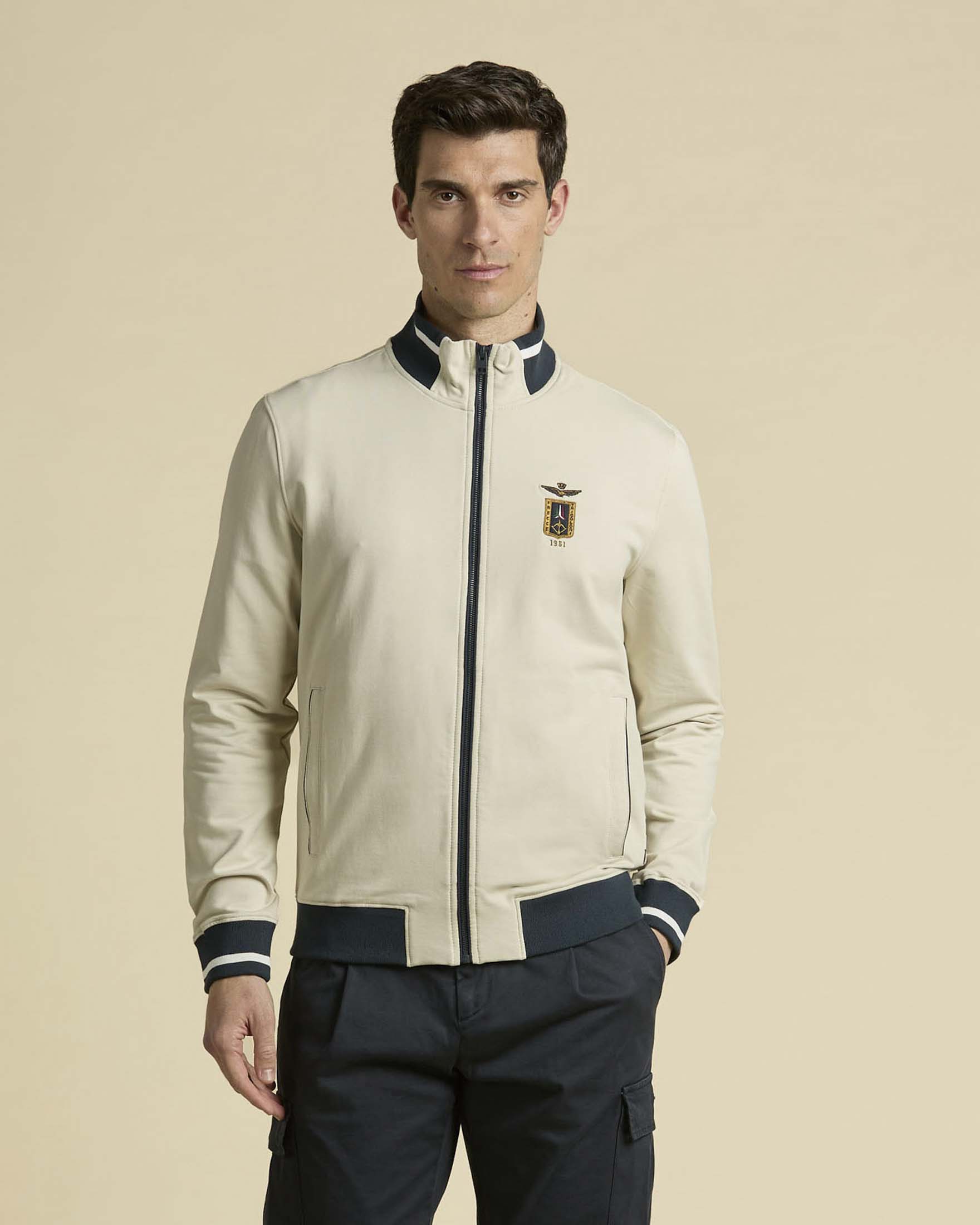 Felpa Aeronautica Militare panna in cotone stretch con chiusura zip e logo Frecce Tricolori