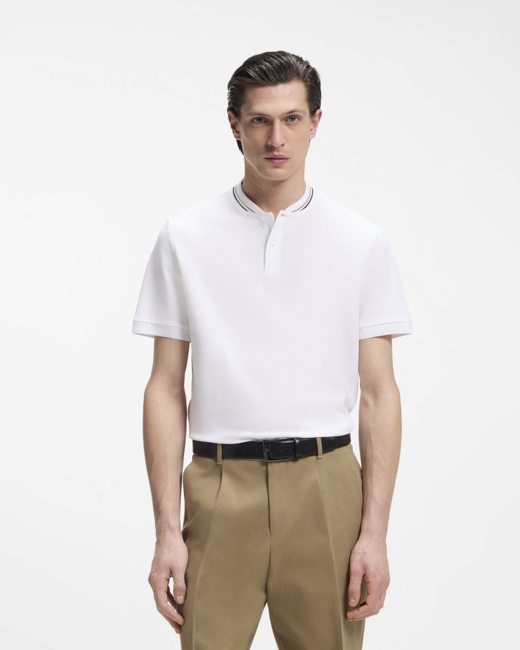 Polo Boss Pratt bianca con colletto alla coreana e bordino tricolore
