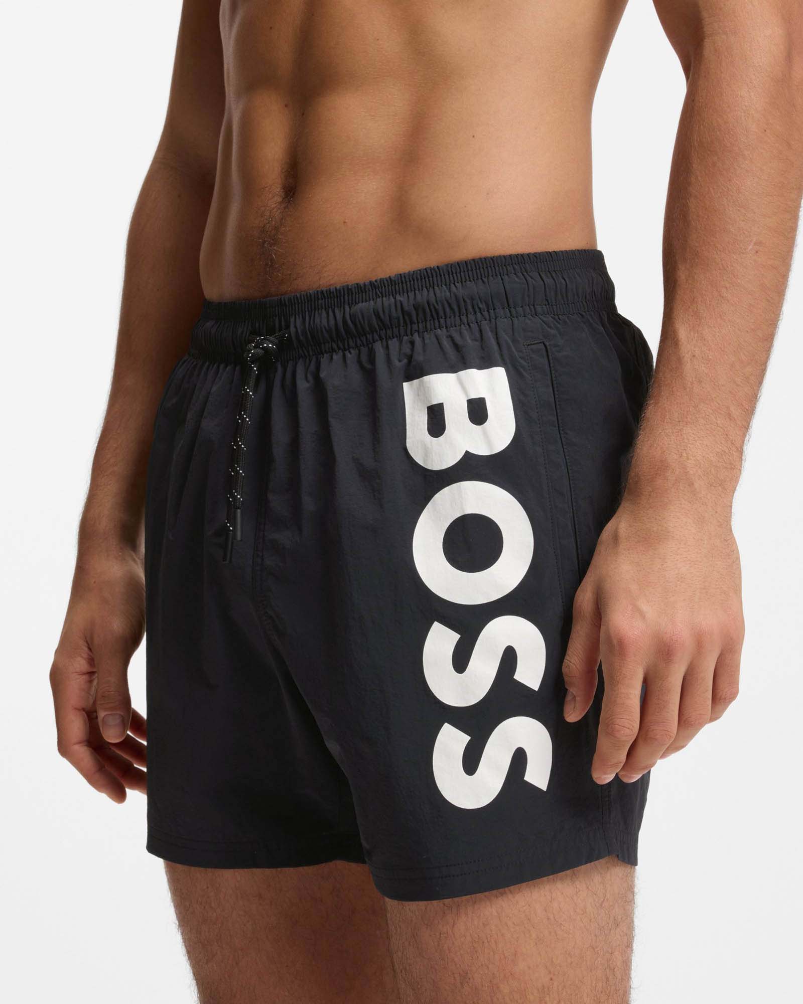 Boxer mare nero con maxi logo stampato