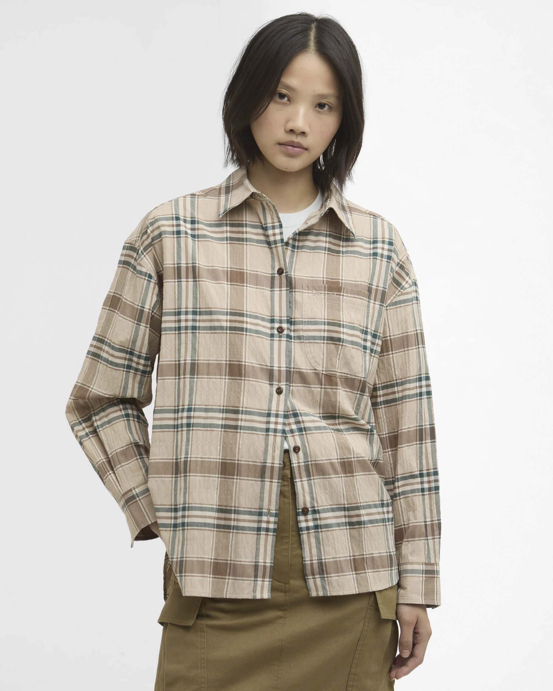 Camicia Rowane Barbour beige con toppa applicata sul fronte e motivo tartan