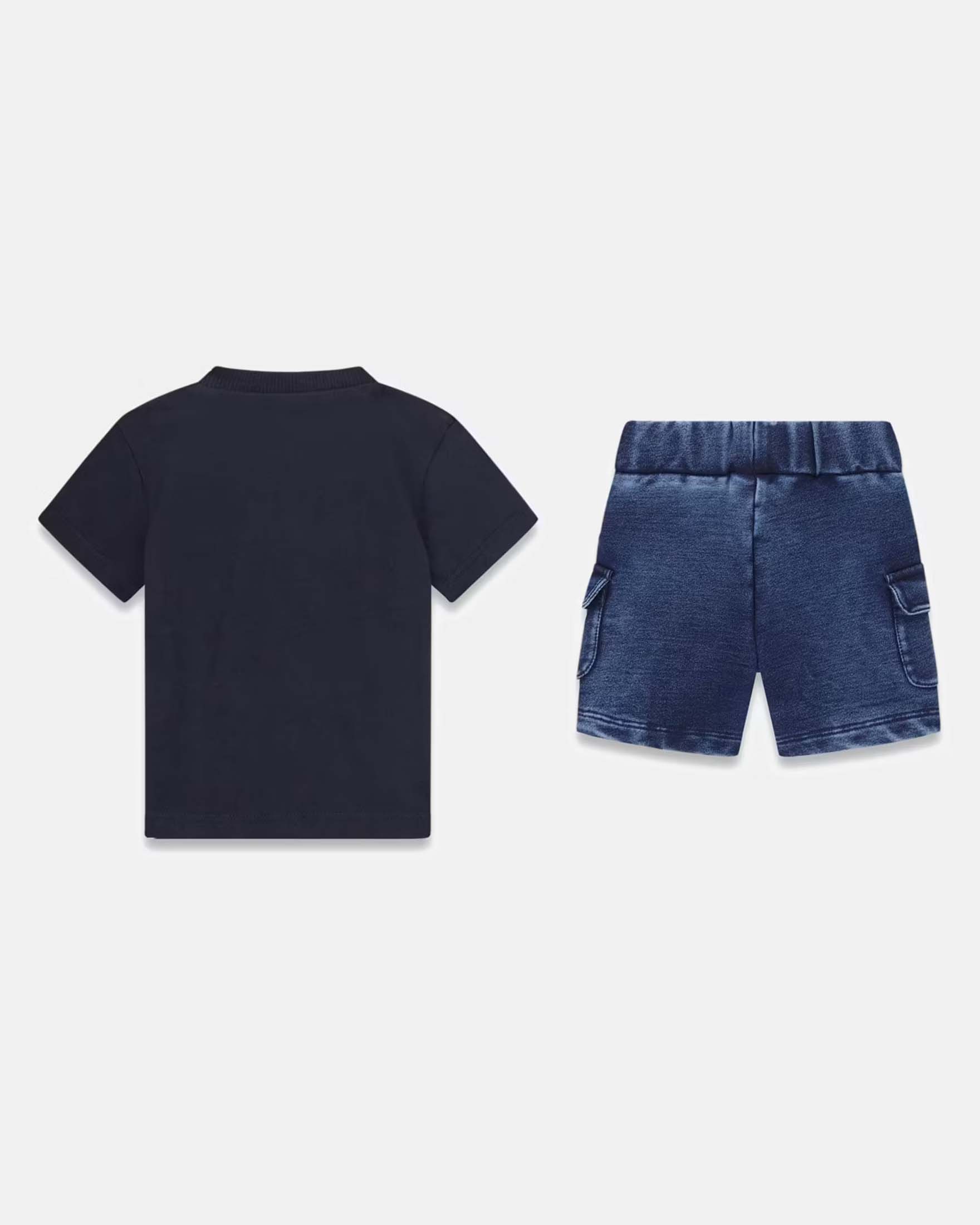 Completo T-shirt e pantaloncini Guess blu scuro in cotone con stampa orsetto image