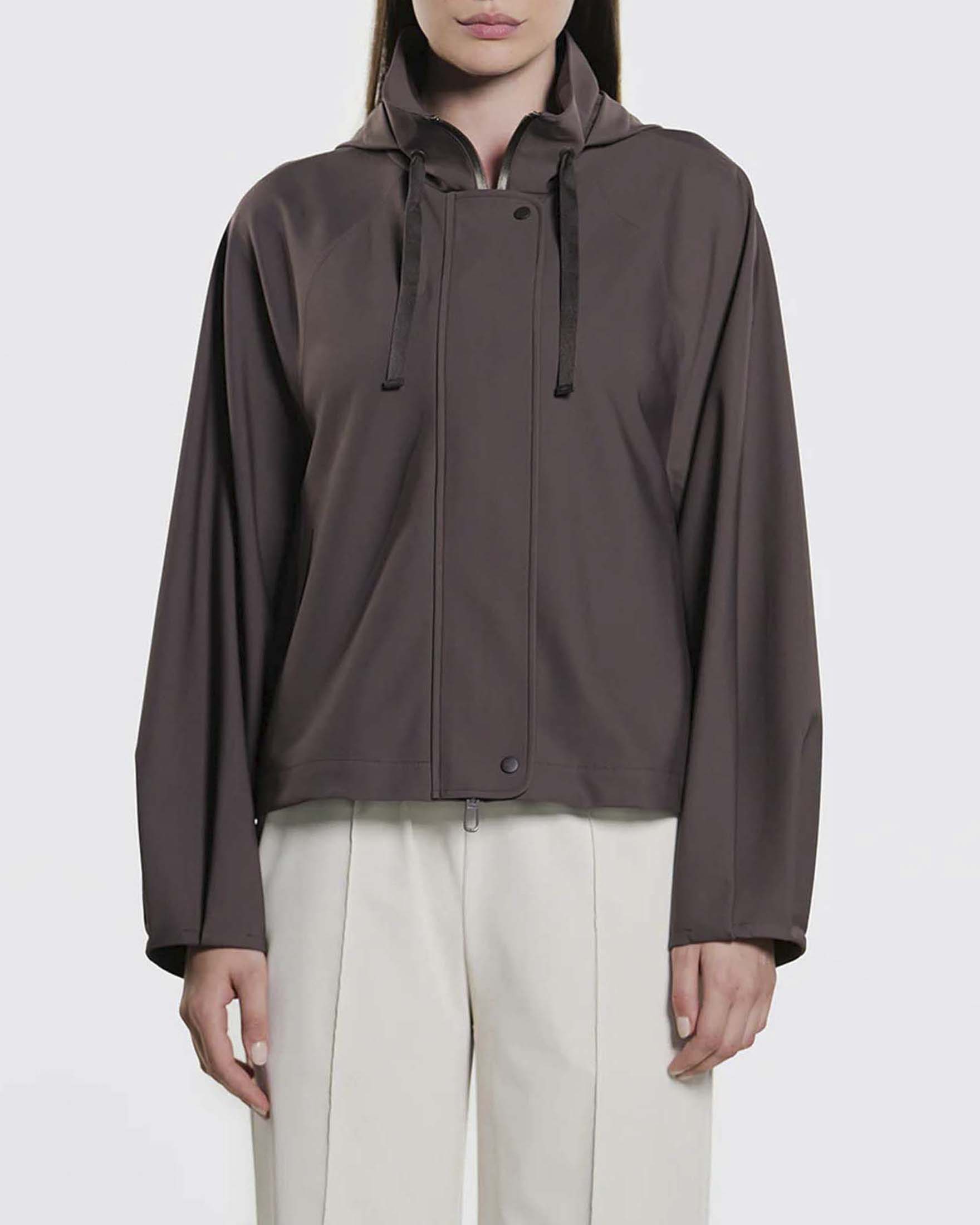 Giacca corta Clove marrone in tessuto tecnico stretch con cappuccio regolabile
