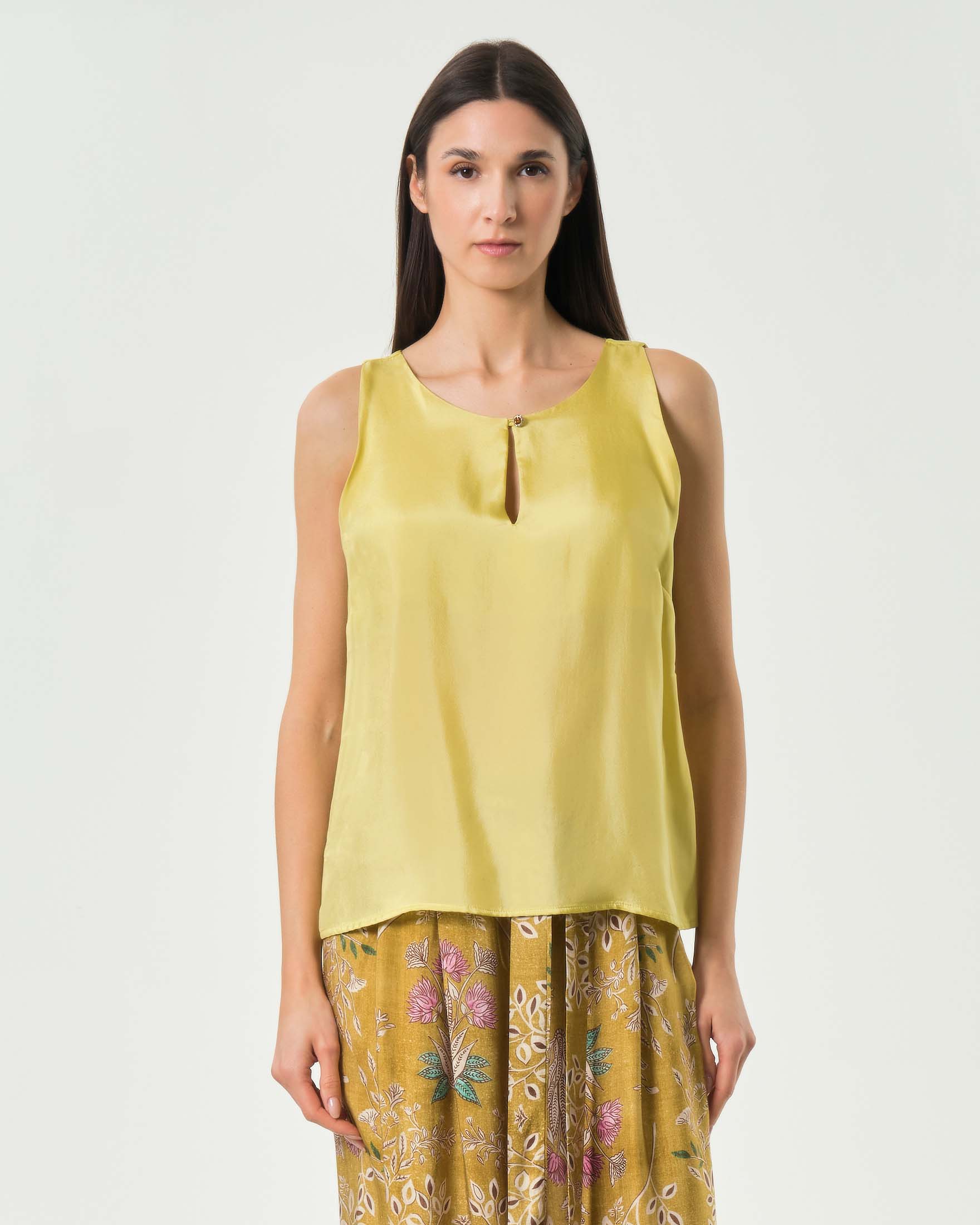 Top Wu'Side color lime in raso di viscosa con spalline larghe e chiusura frontale a goccia con gemma