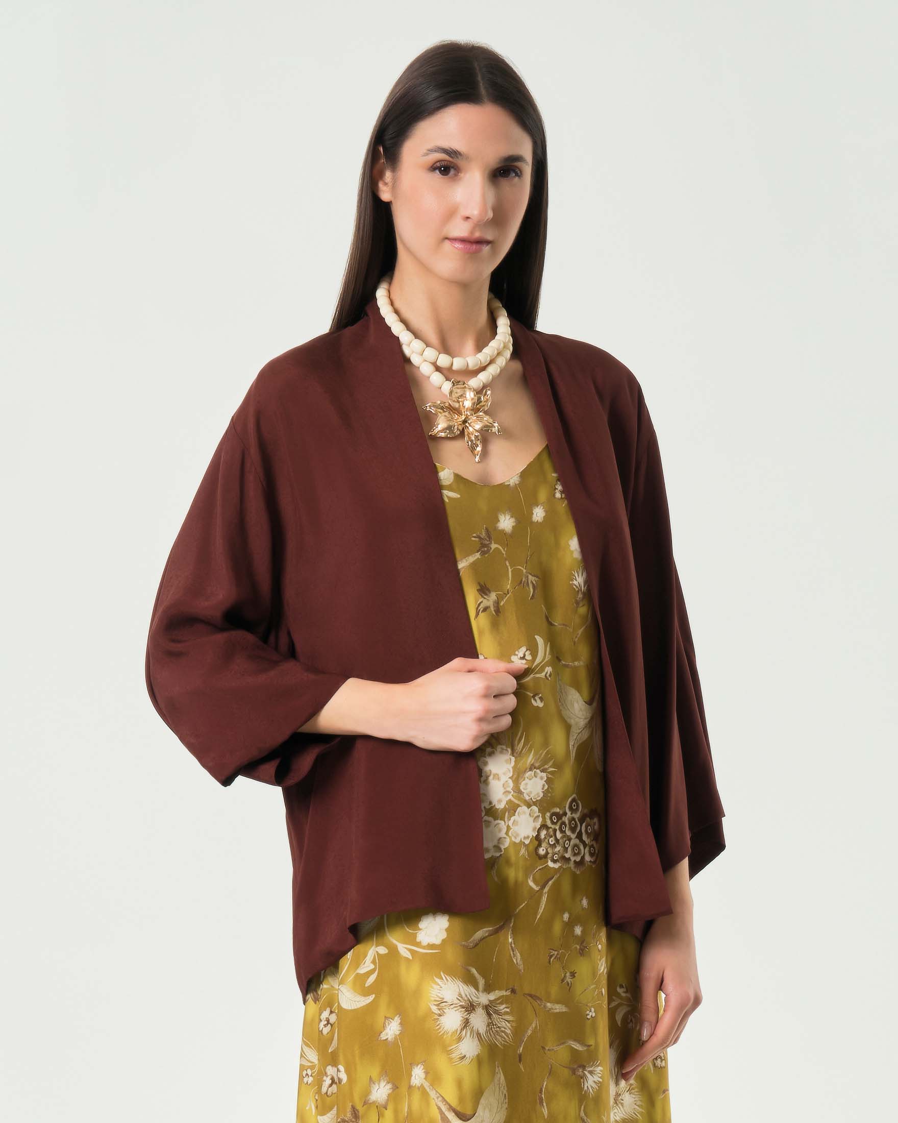 Kimono corto Wu'Side marrone in raso di viscosa con maniche a tre quarti