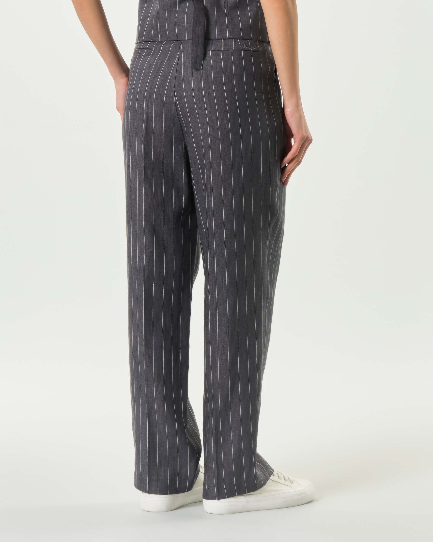 Pantalone Wu'Side dal taglio sartoriale gessato color antracire in lino