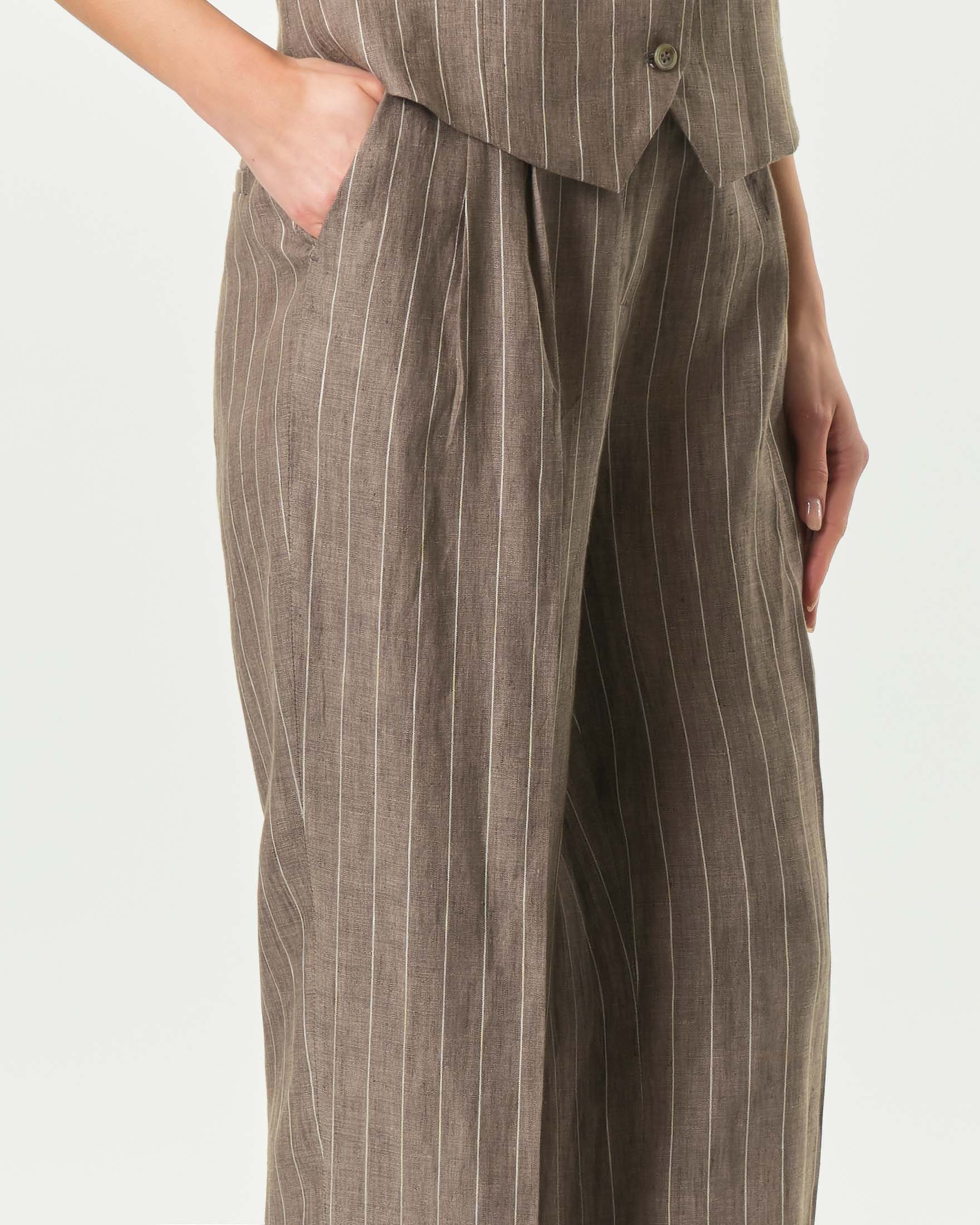 Pantalone Wu'Side dal taglio sartoriale gessato color fango in lino image