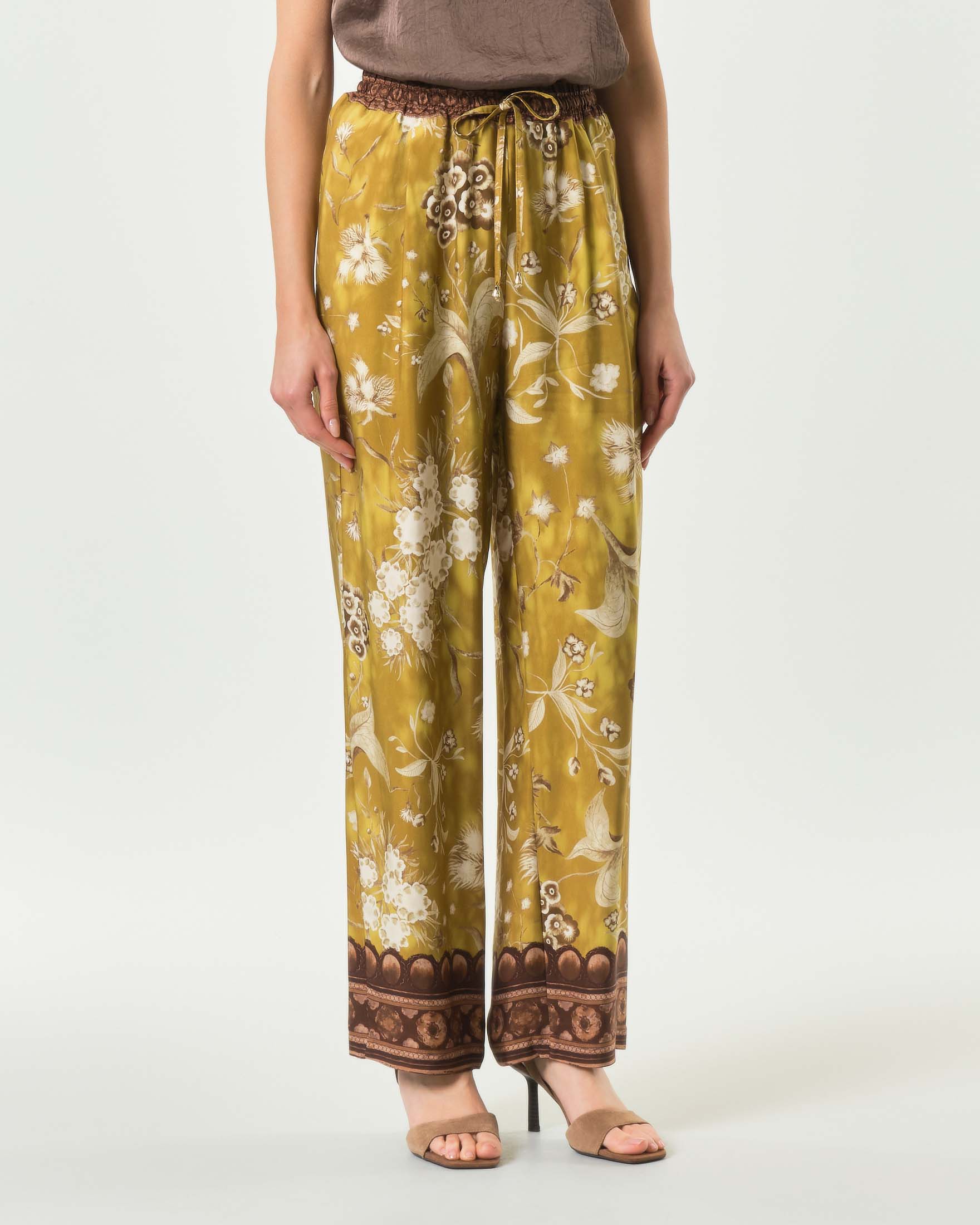 Pantaloni Wu'Side color senape in raso di viscosa con stampa floreale dalla linea dritta e vita elasticizzata image
