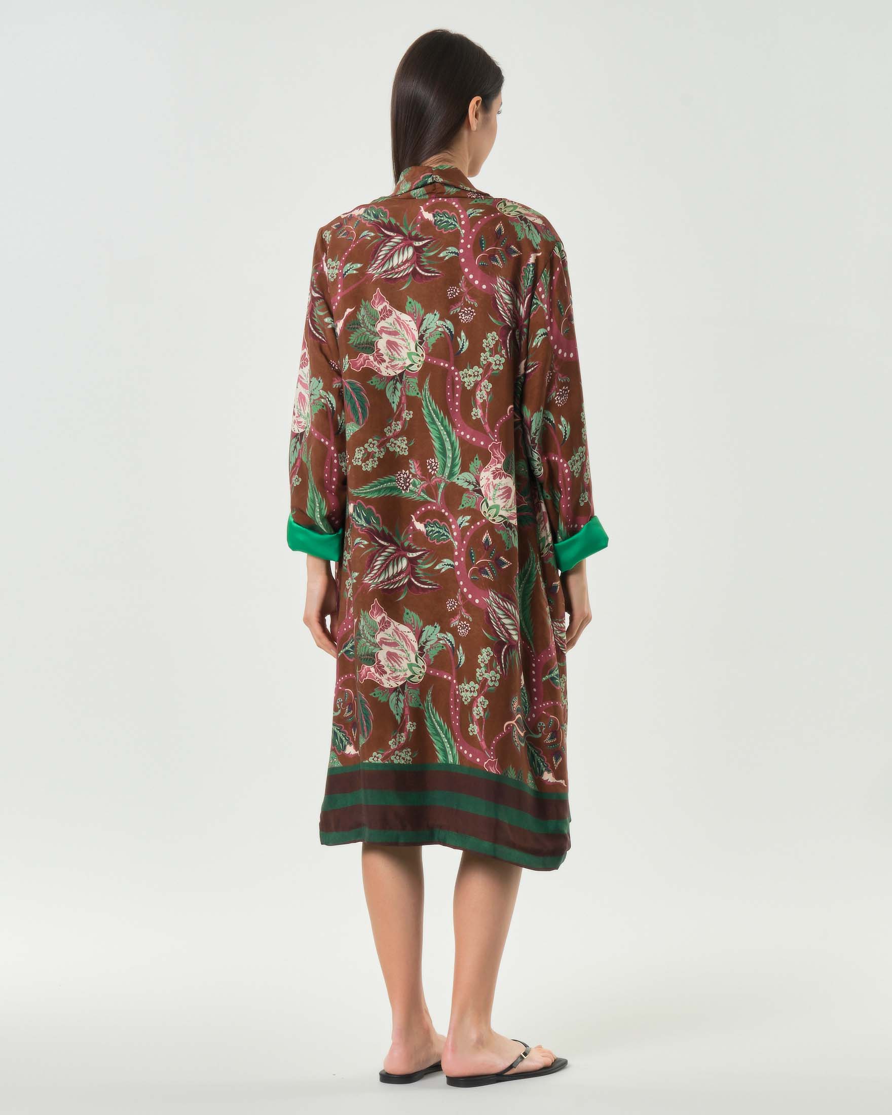 Kimono lungo Wu'Side marrone in raso di viscosa stampato con fantasia floreale