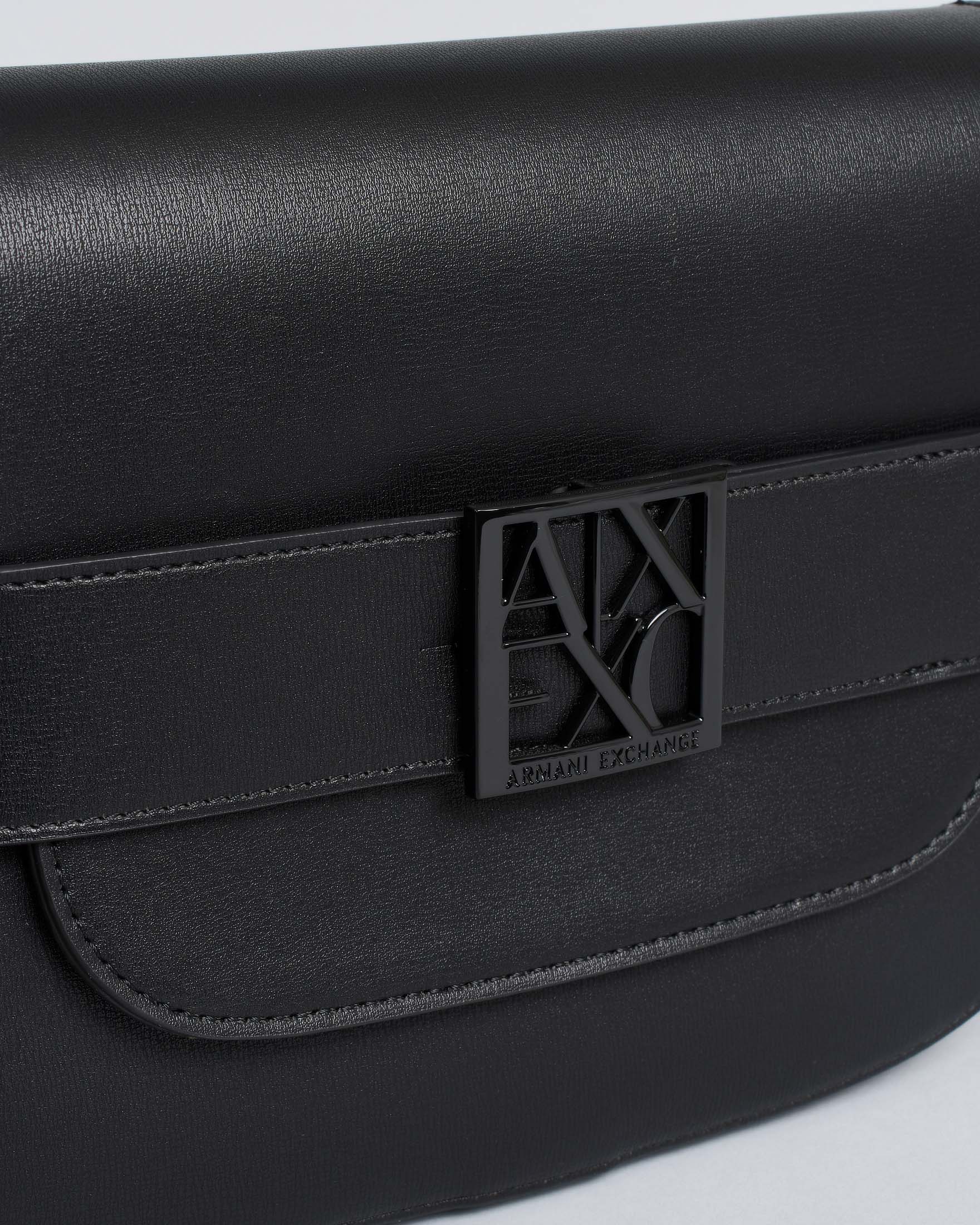Borsa a tracolla Armani Exchange nera in similpelle con fibbia logo e chiusura con patta image