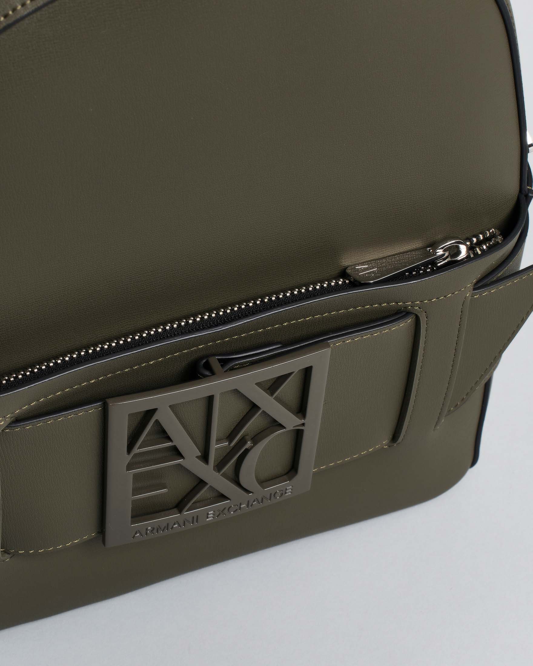 Zaino Susie Armani Exchange verde militare in similpelle con fibbia logo tono su tono image
