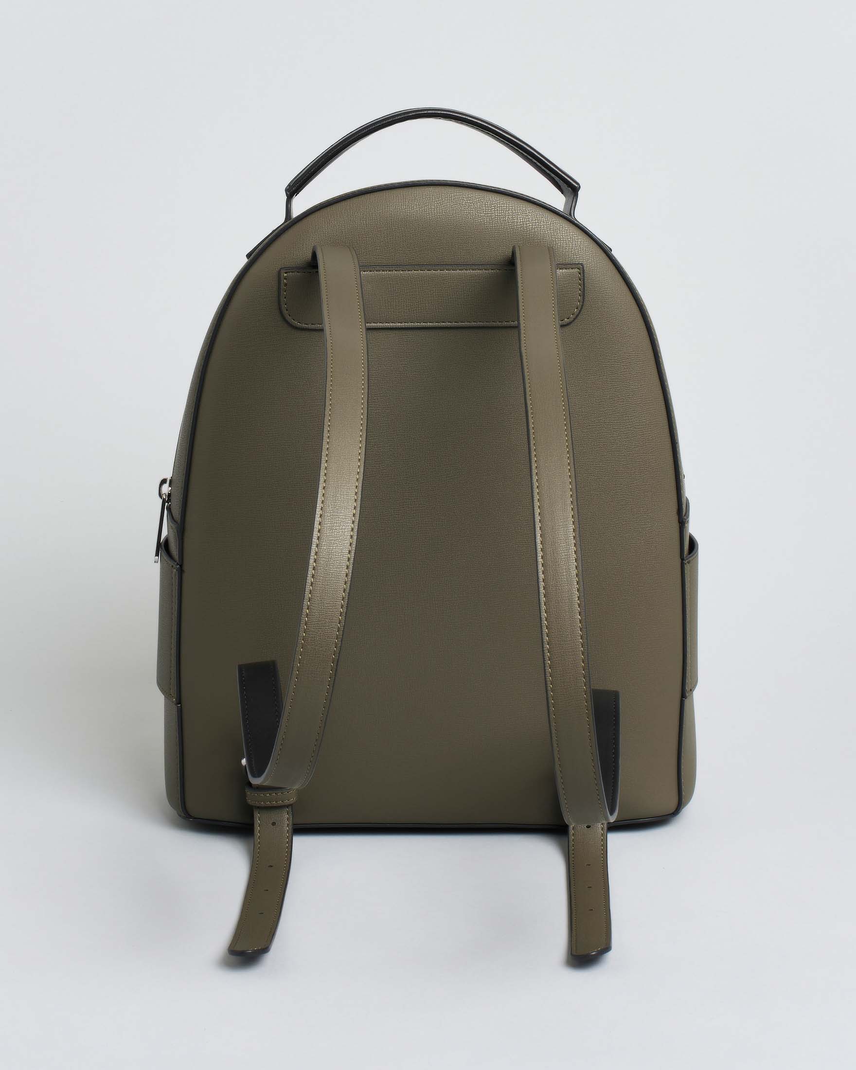 Zaino Susie Armani Exchange verde militare in similpelle con fibbia logo tono su tono