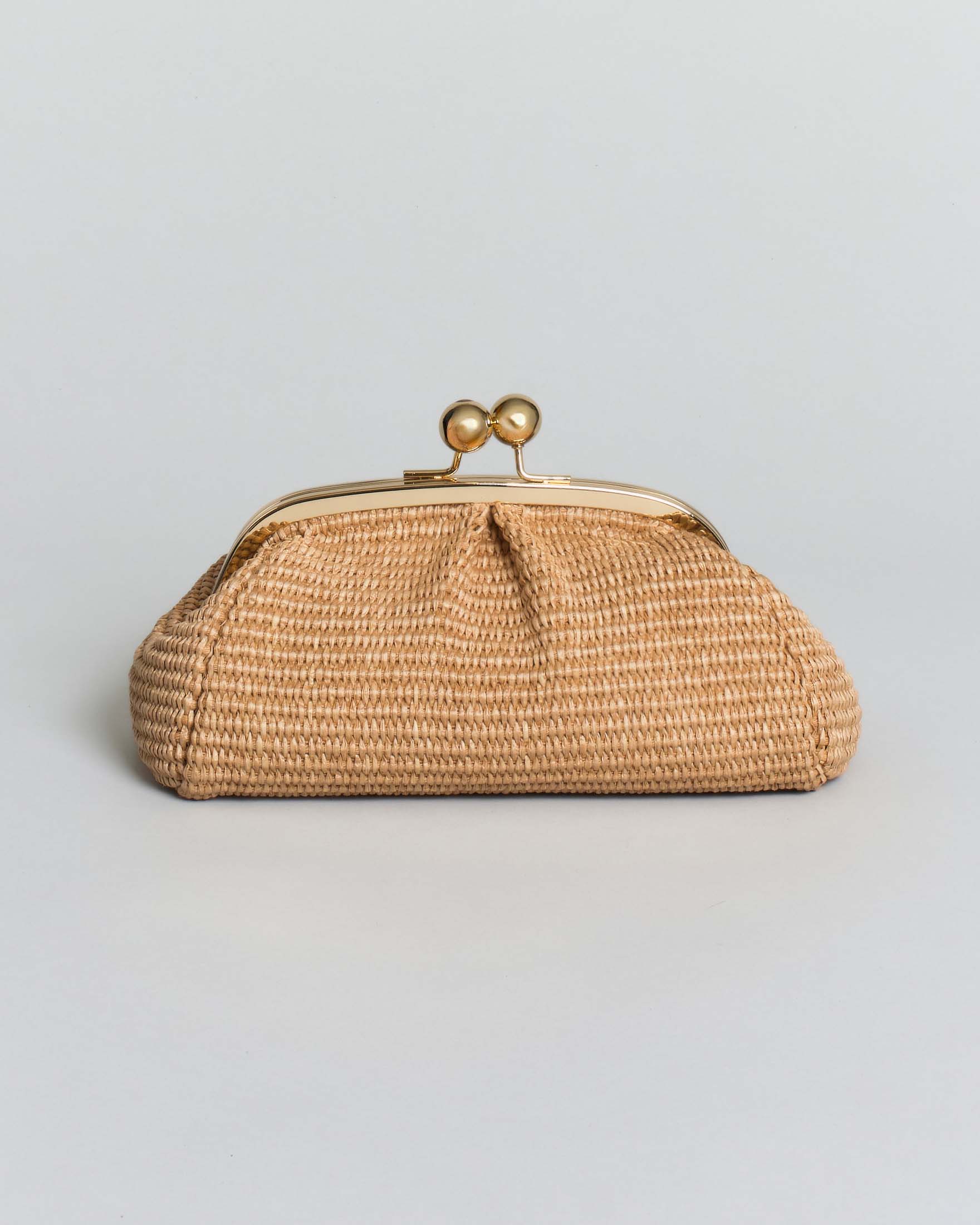 Clutch piccola Hlo! in rafia intrecciata naturale con chiusura e tracolla a catena dorate