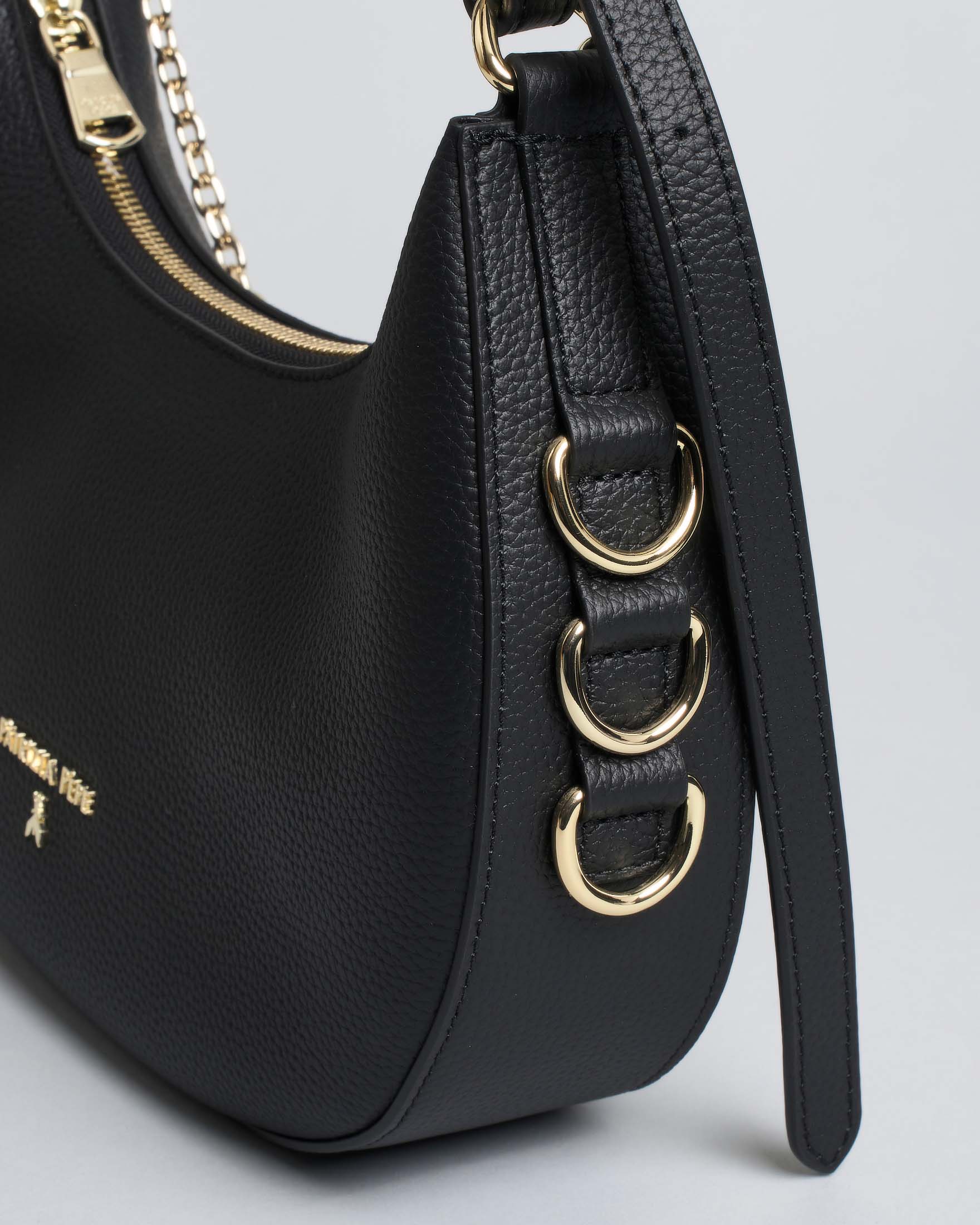 Borsa piccola hobo Patrizia Pepe nera in pelle con manico a catena argento e tracolla removibile image