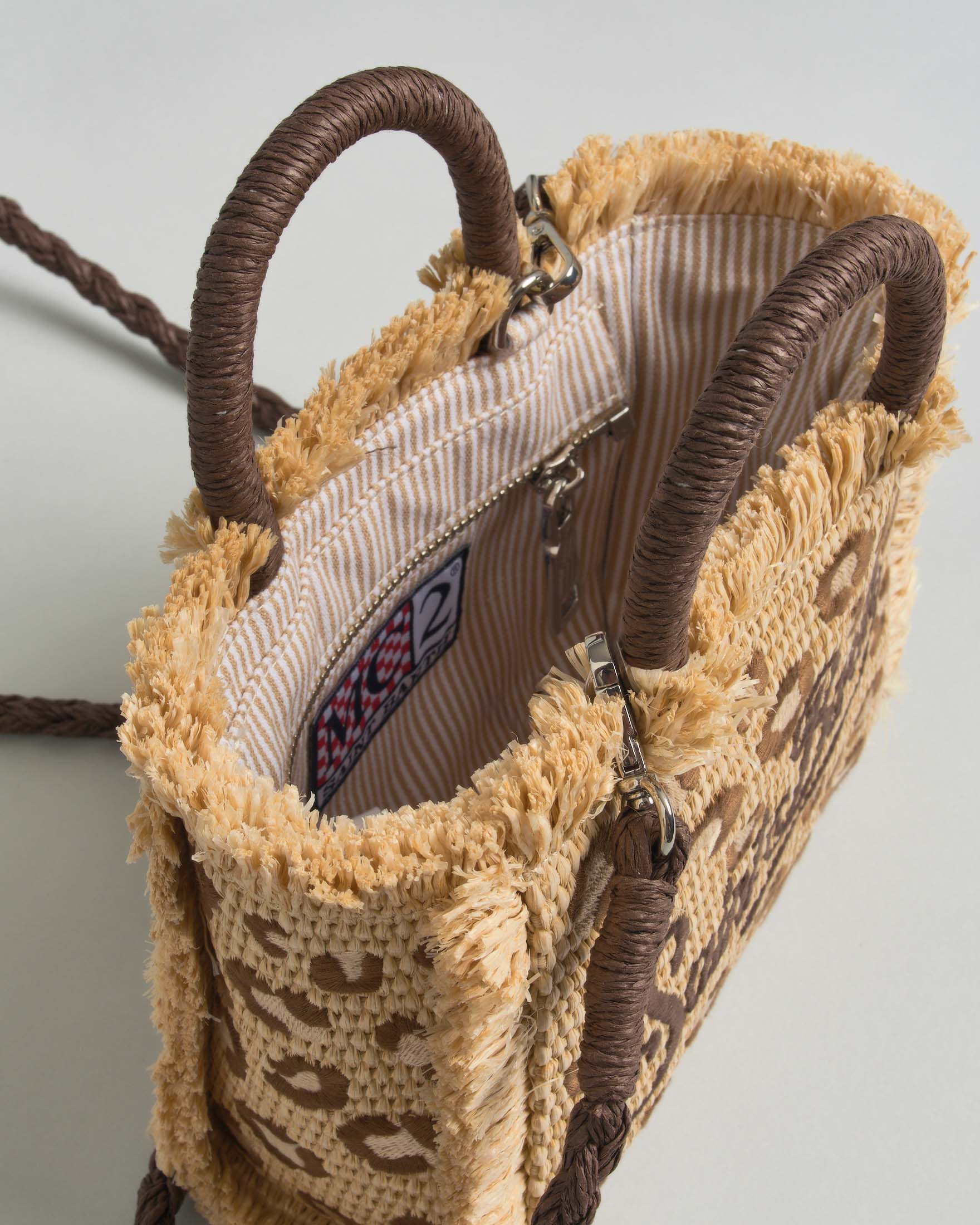Borsa Vanity mini MC2 Saint Barth effetto paglia con ricamo leopardato image