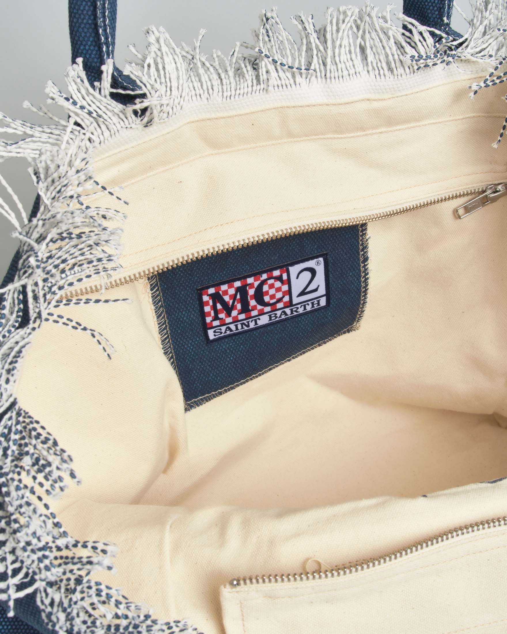 Borsa Vanity MC2 Saint Barth in cotone indaco con scritta logo e frange bianche image