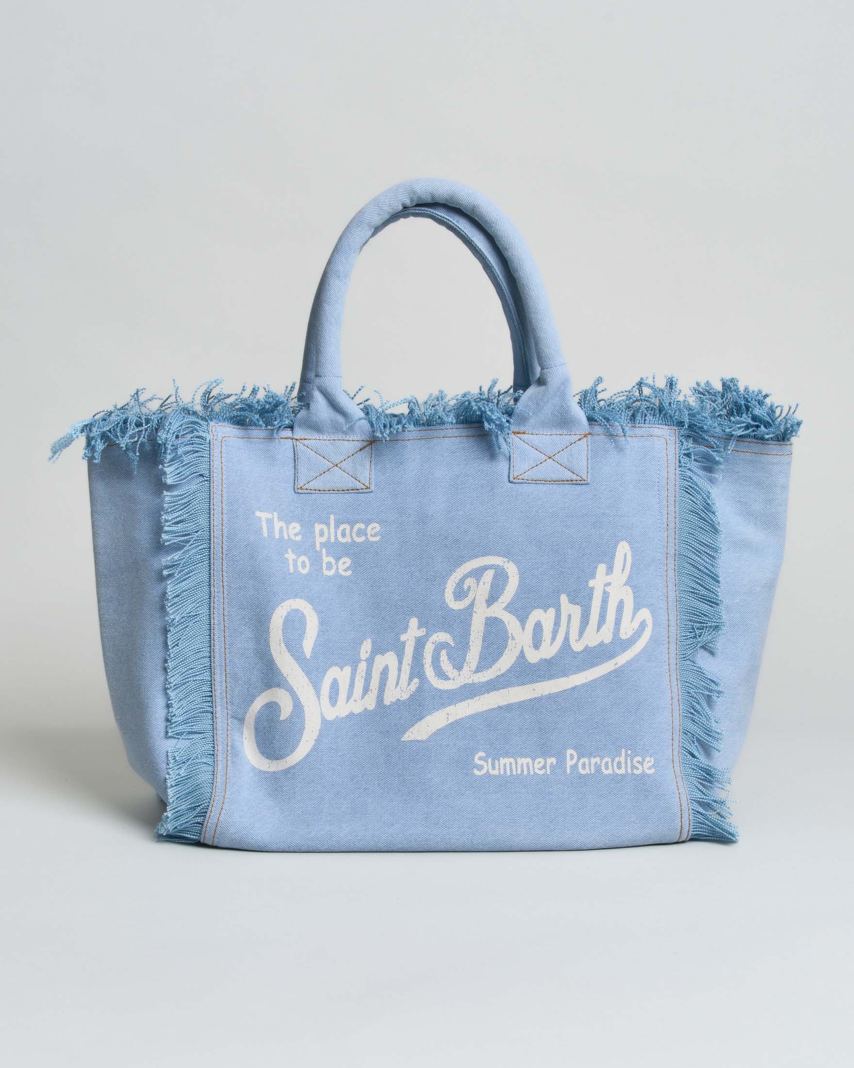 Borsa Vanity in denim chiaro di cotone con scritta logo stampata e orli sfrangiati