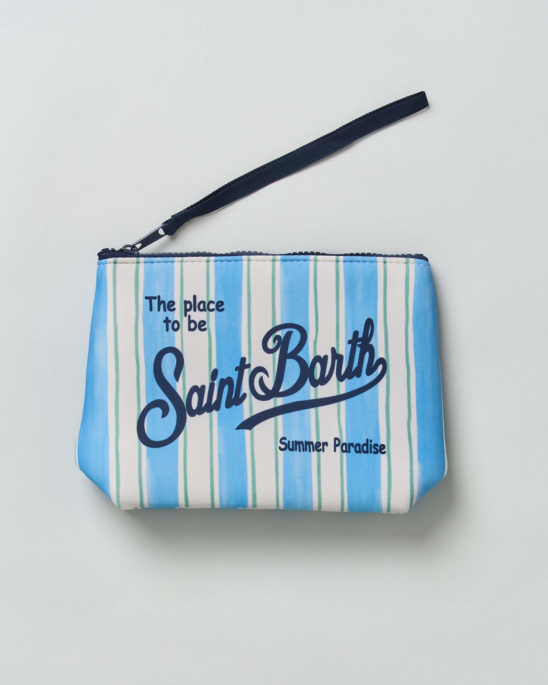 Pochette a righe larghe azzurre e bianche in scuba con stampa logo a contrasto
