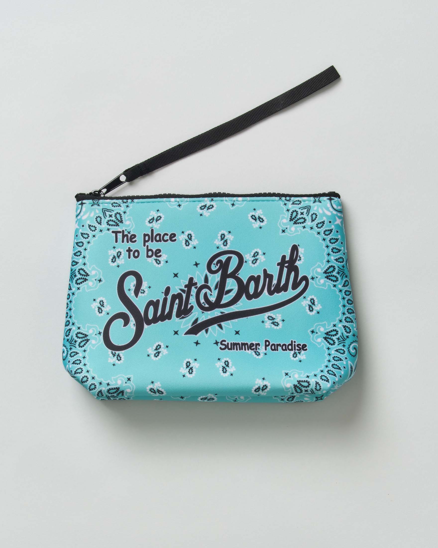 Pochette Aline celeste in scuba fantasia paisley con scritta logo stampata