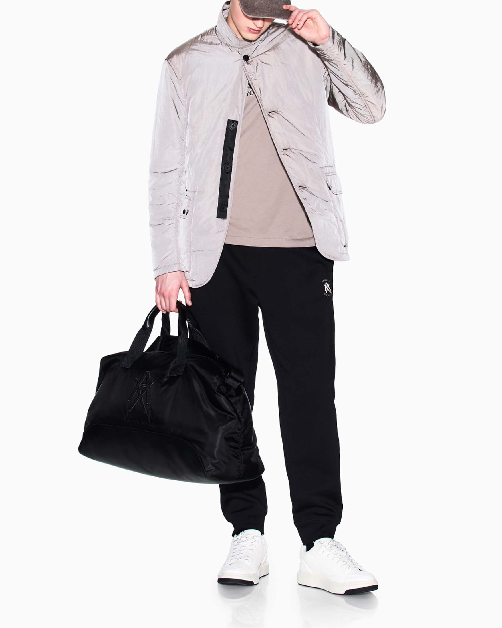 Pantaloni jogger Armani Exchange neri in felpa di cotone stretch con logo ricamato