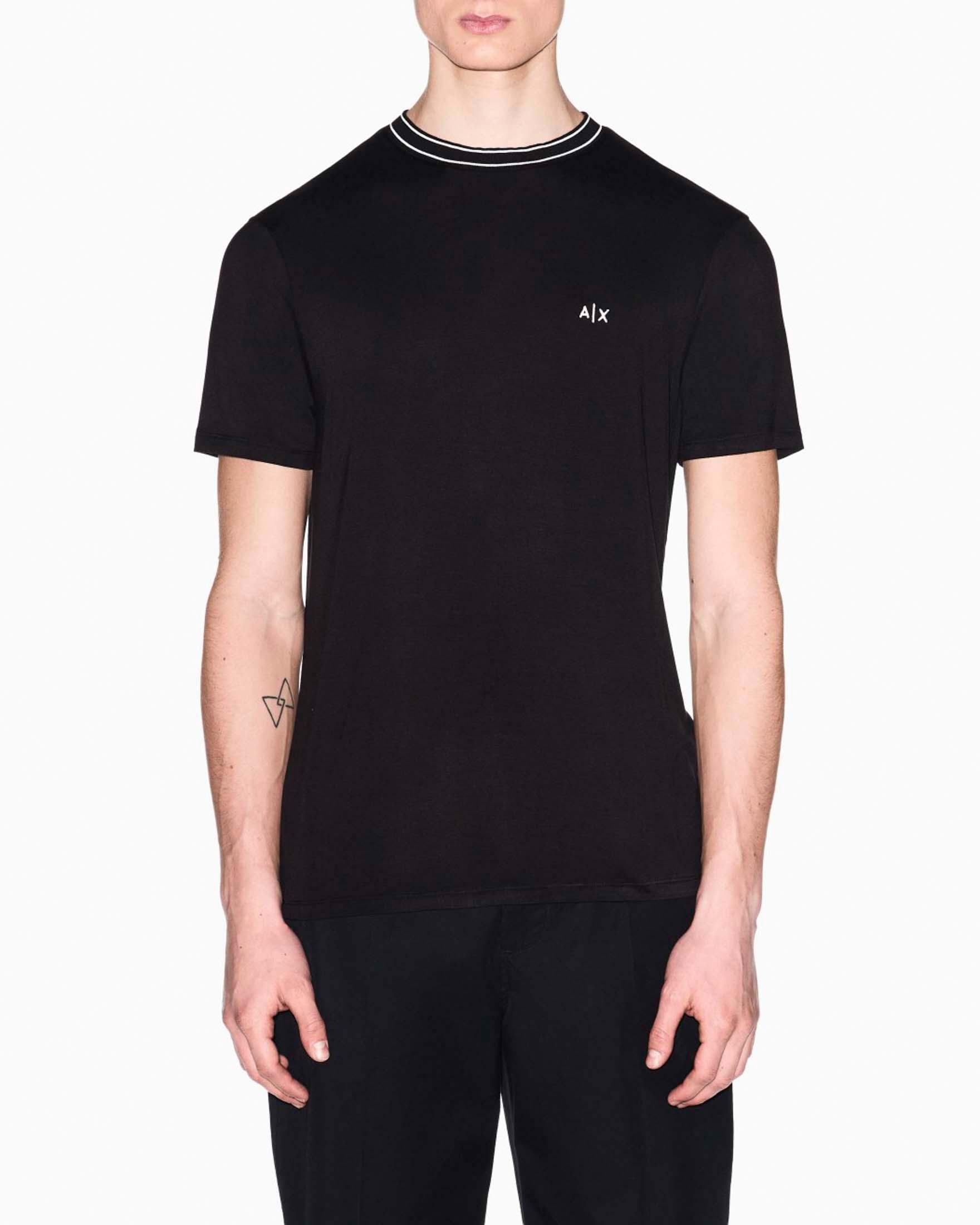 T-shirt mezza manica Armani Exchange nera in viscosa stretch con bordino e logo ricamato image