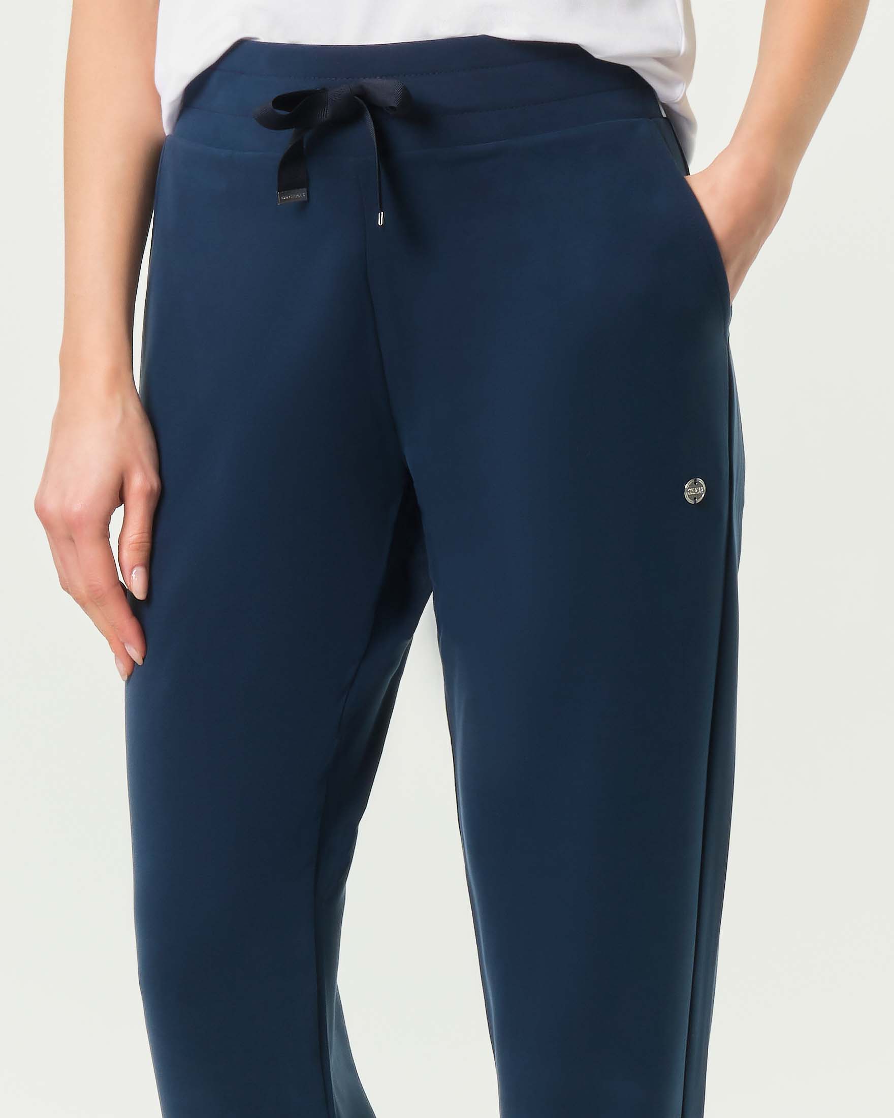 Pantaloni jogger blu Colmar Originals in modal con vita elasticizzata e polsini sul fondo image