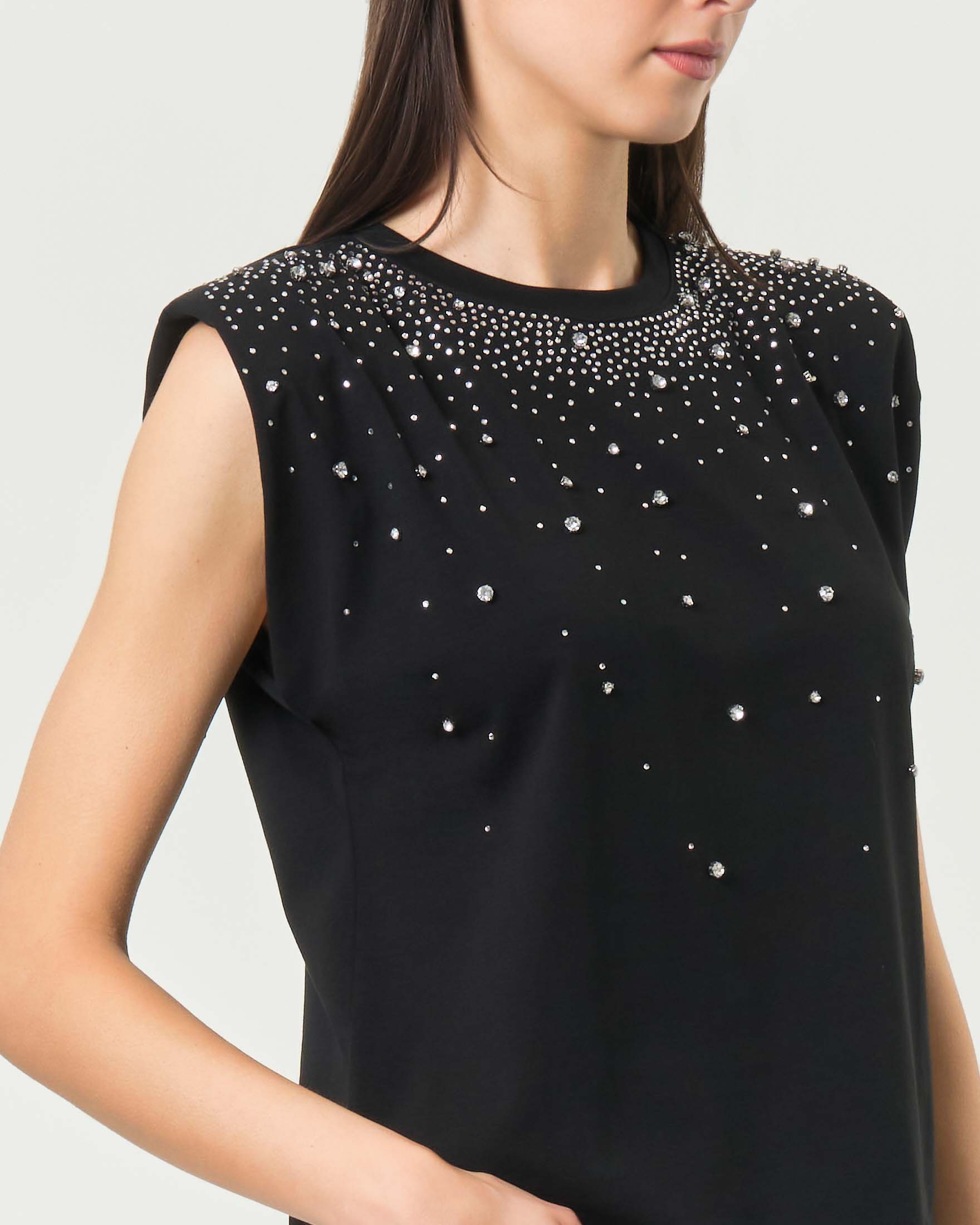 T-shirt smanicata nera Emme Marella con cristalli e spalline imbottite image