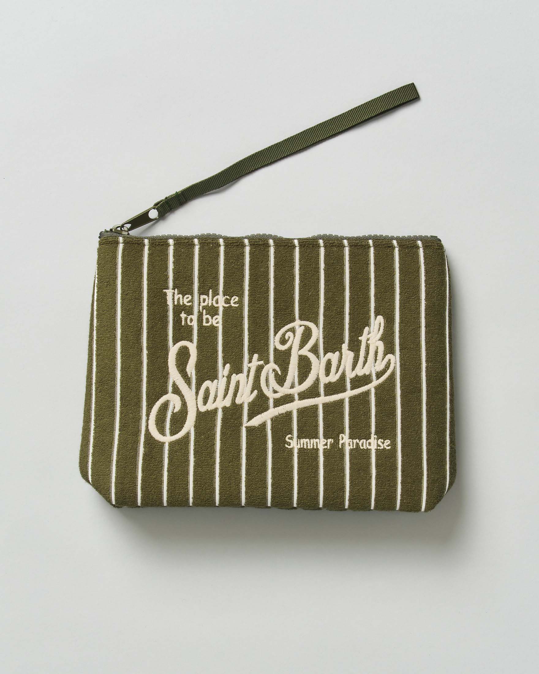 Pochette Aline verde militare in spugna a righe bianche con scritta logo ricamata