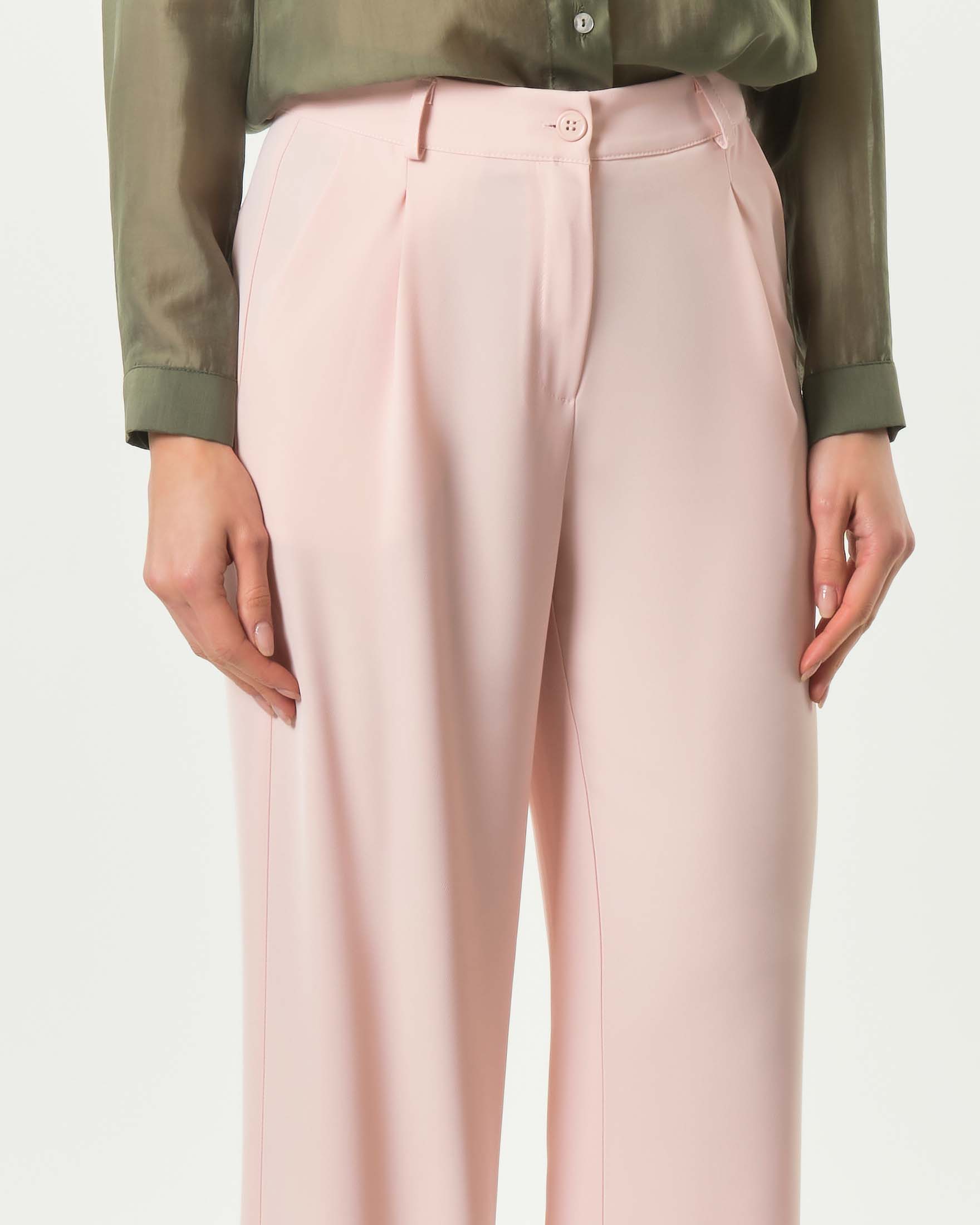 Pantaloni color cipria Hlo! in crèpe effetto fluido con pinces in vita image